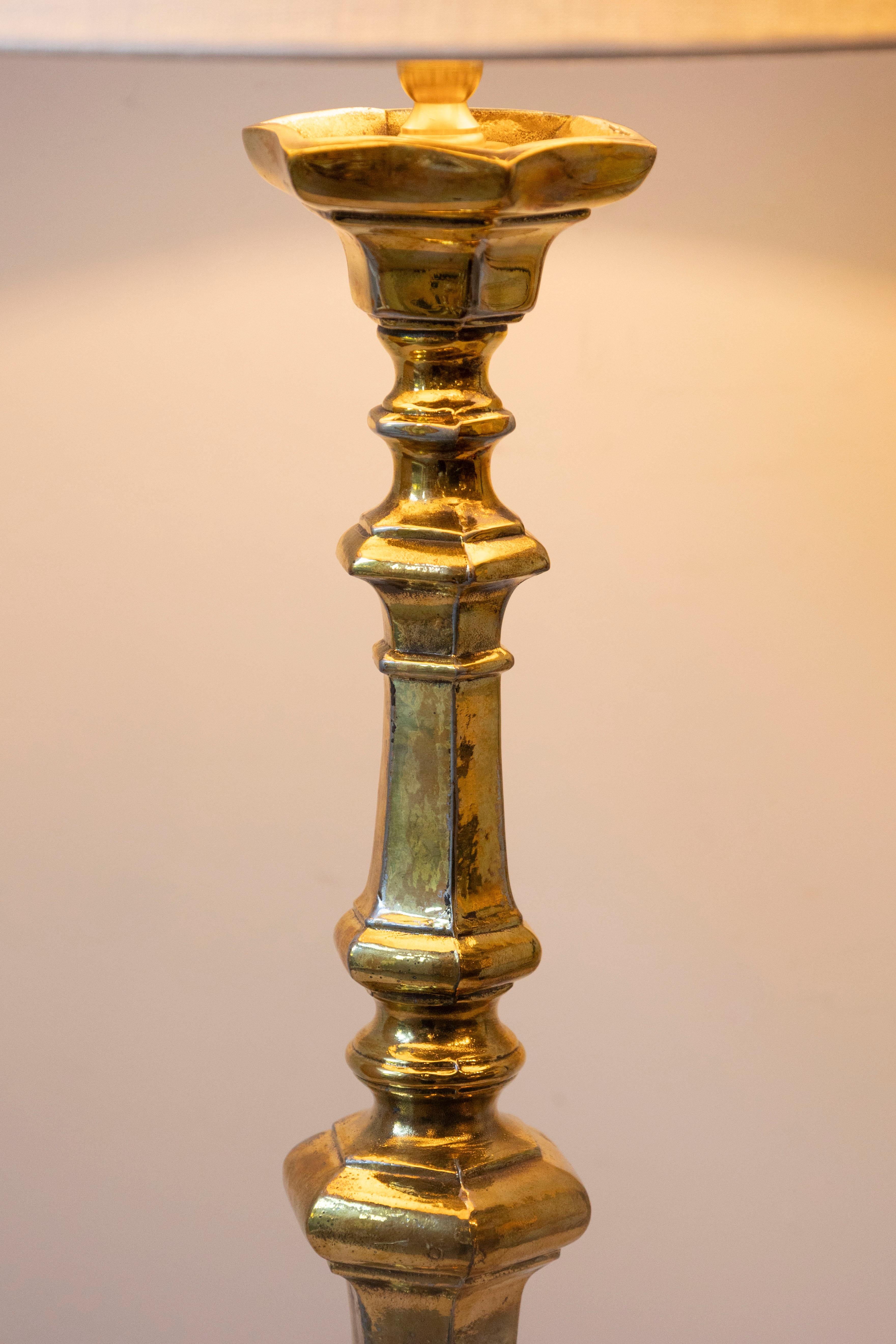 Lampe de table française du 19ème siècle avec base tripode sculpturale Bon état - En vente à Atlanta, GA