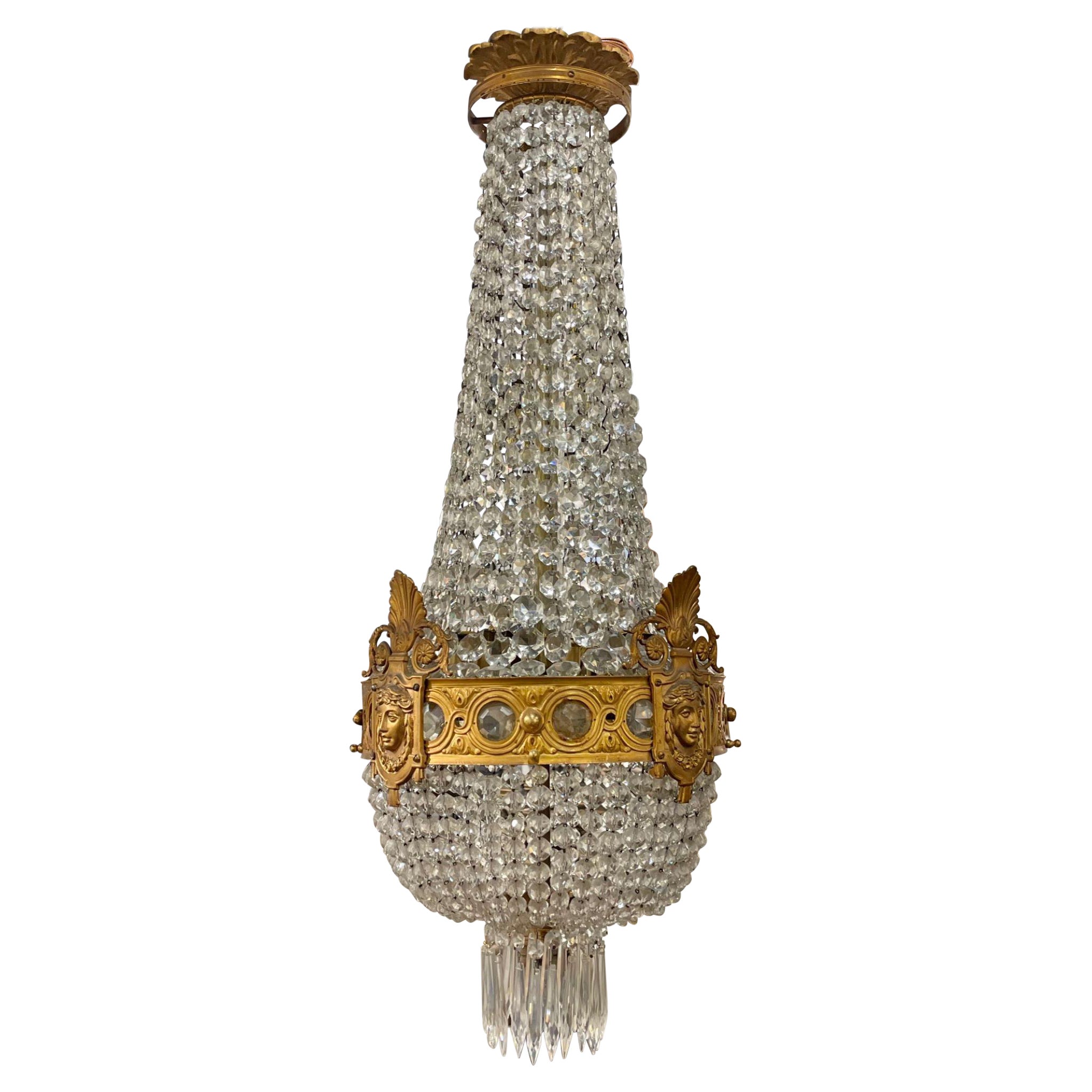Lustre français du 19ème siècle en forme de panier en bronze et cristal en vente