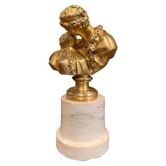 Escultura francesa del siglo XIX con busto de bronce y mármol "Le Baiser" según JB Houdon