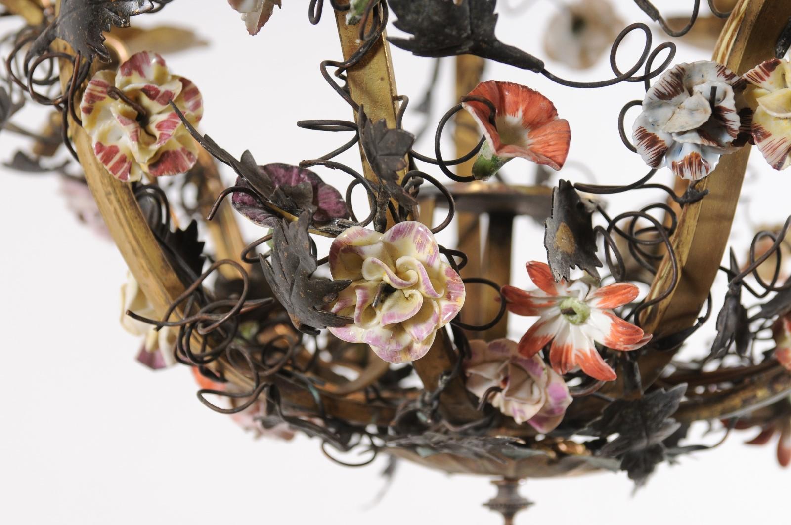 Cesto francese del XIX secolo in bronzo con 6 luci e fiori dipinti in porcellana in vendita 9