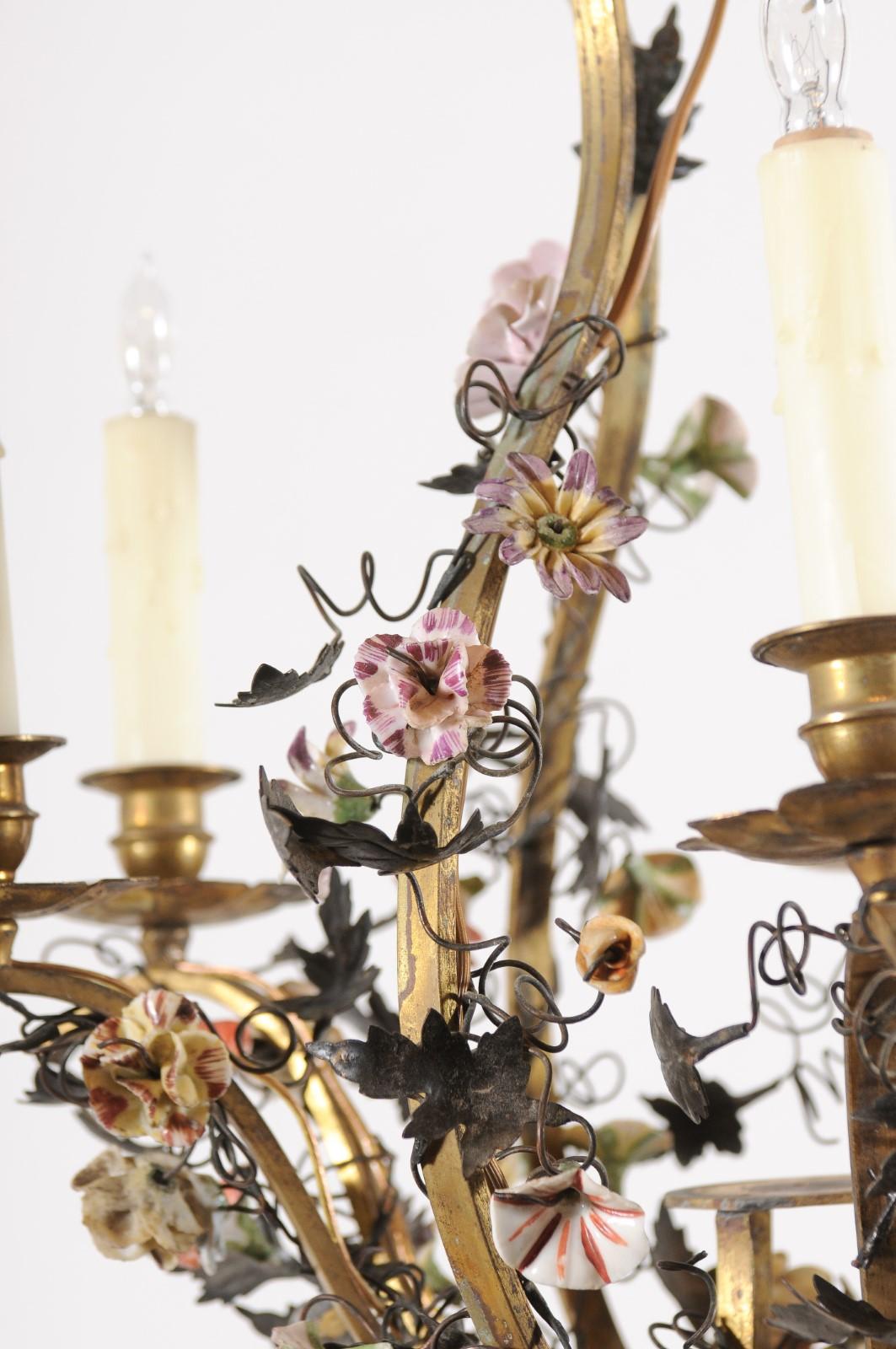 Cesto francese del XIX secolo in bronzo con 6 luci e fiori dipinti in porcellana in vendita 1