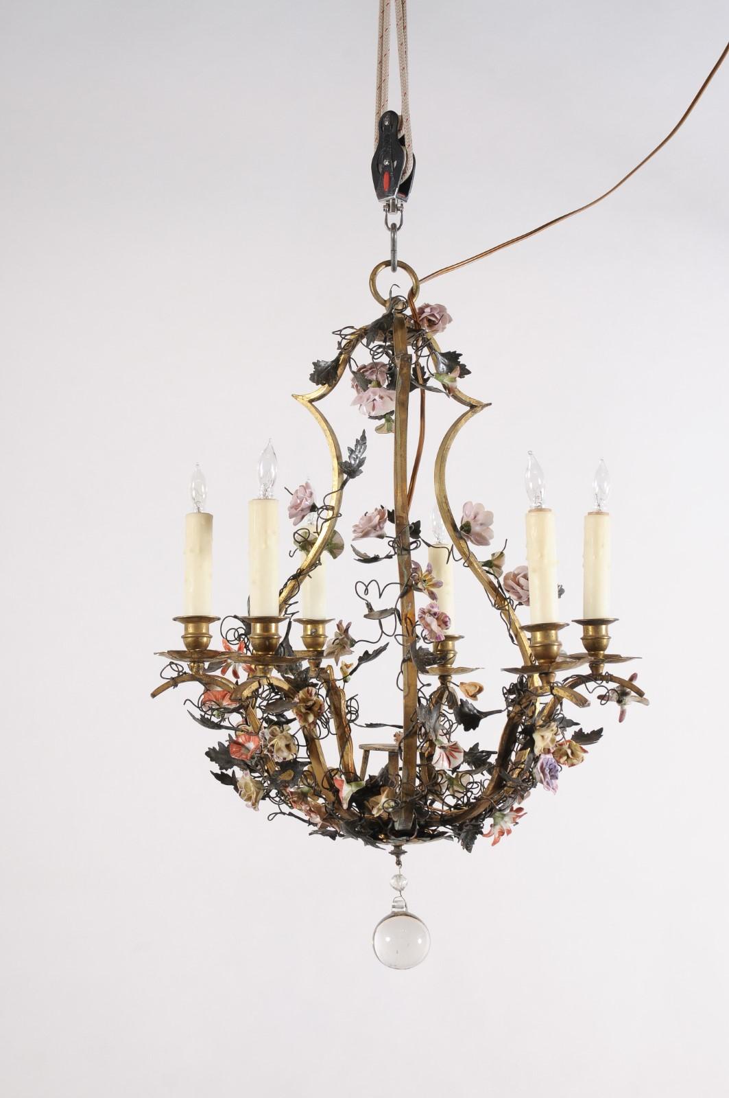 Cesto francese del XIX secolo in bronzo con 6 luci e fiori dipinti in porcellana in vendita 5
