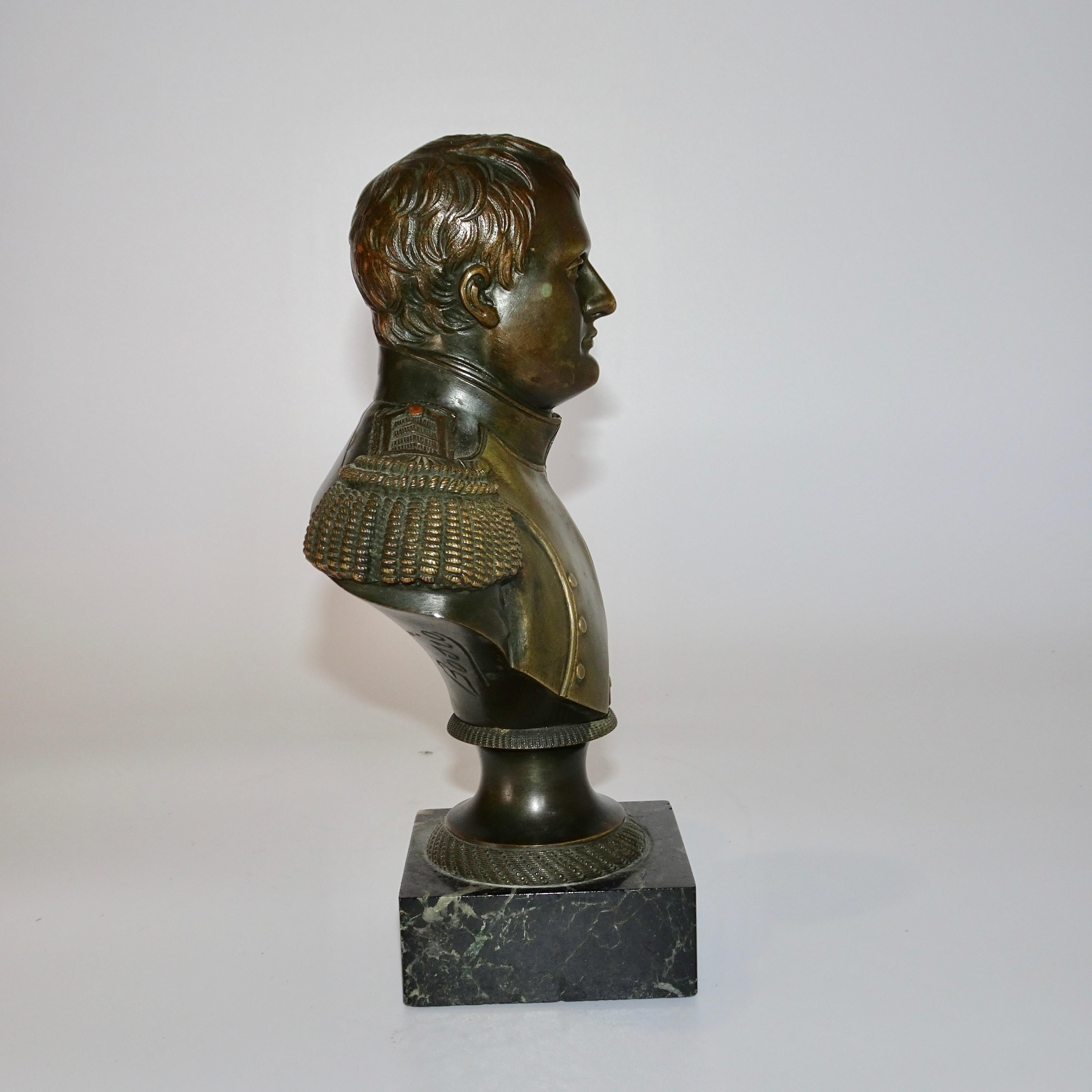 19th Century French Bronze Bust of an Officer on a Black Base For Sale 1