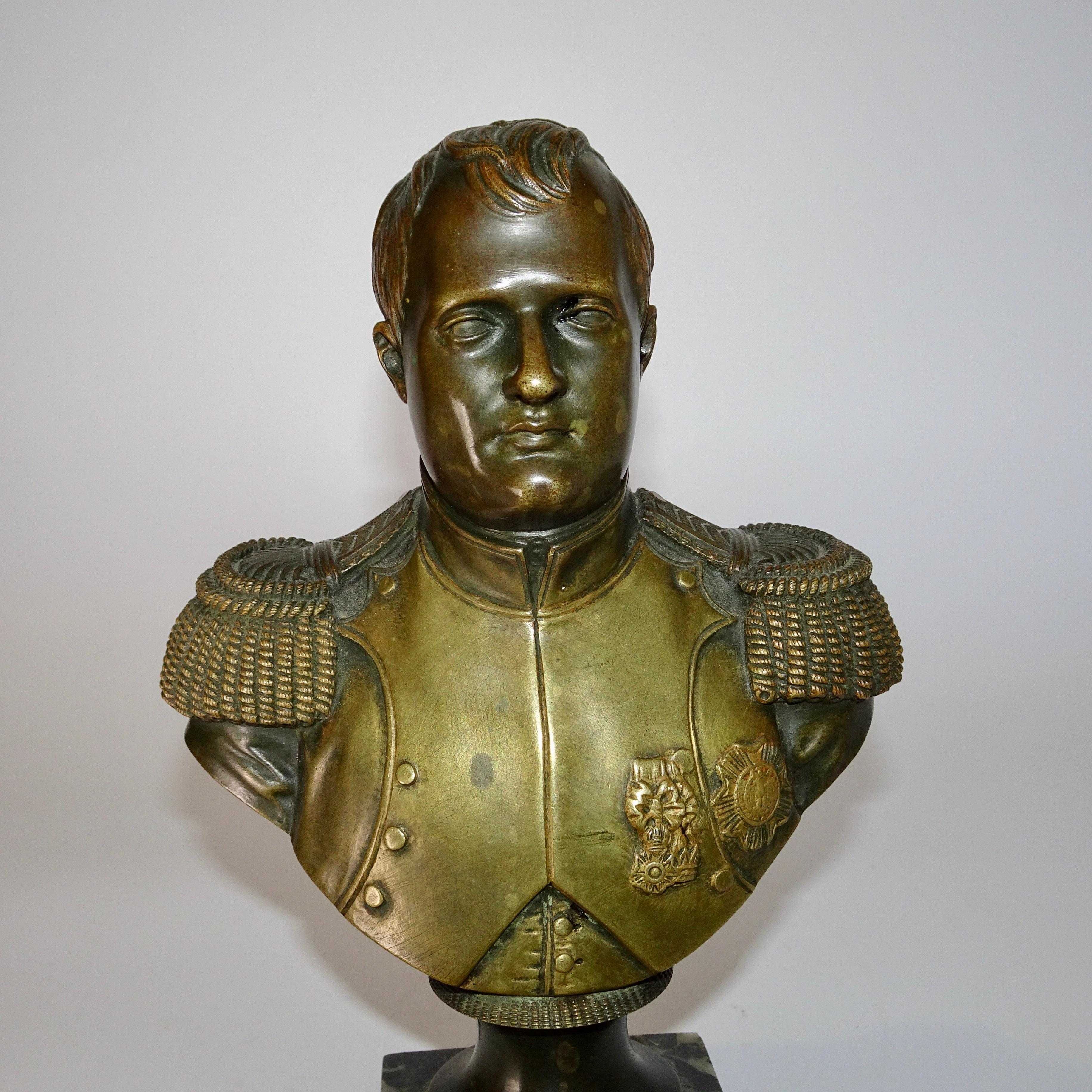 19th Century French Bronze Bust of an Officer on a Black Base For Sale 2