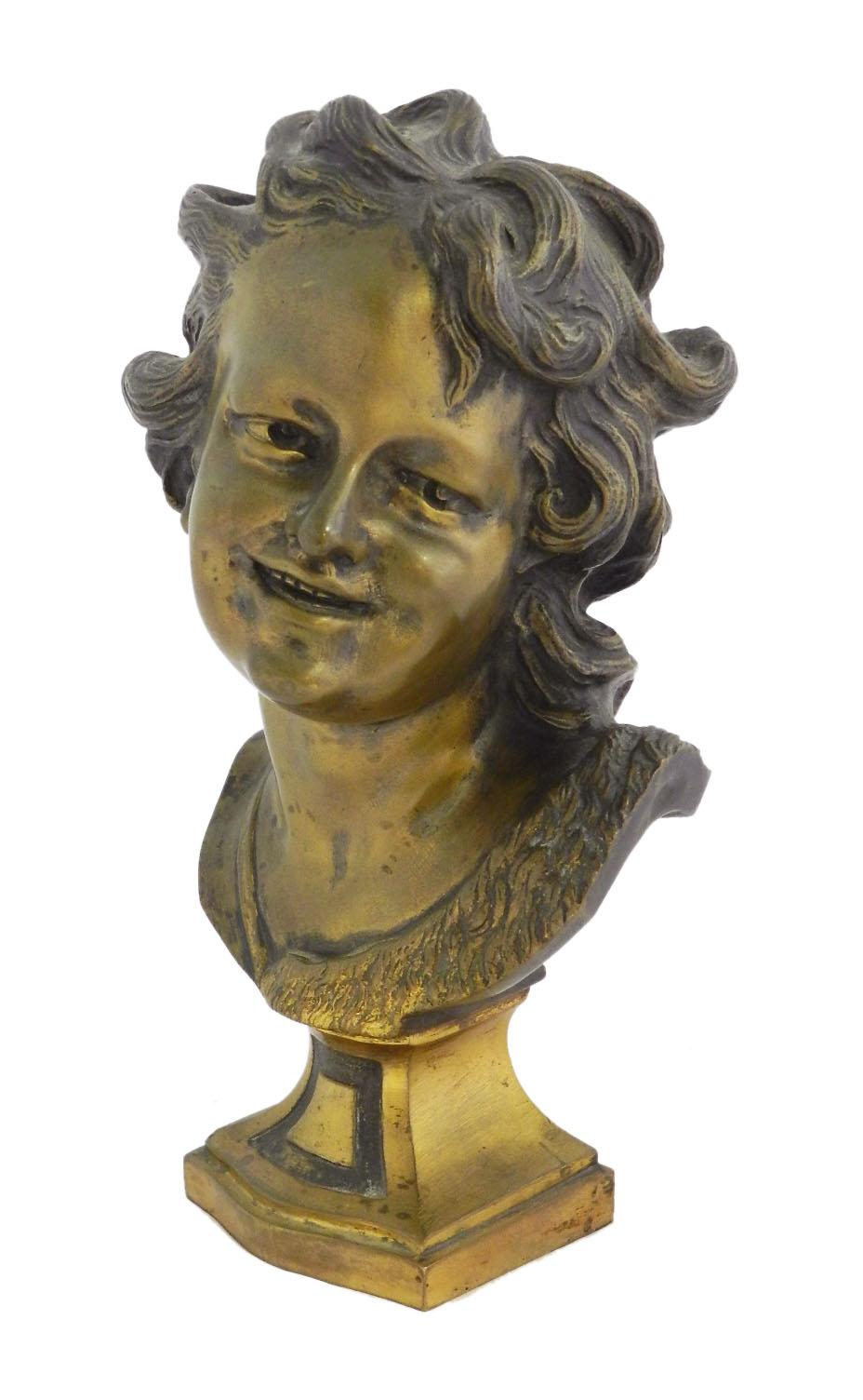 Buste ancien en bronze français 19ème siècle
Tête de personnage décorative et lourde de style classique français
Bon état avec une bonne patine due à l'âge.


  