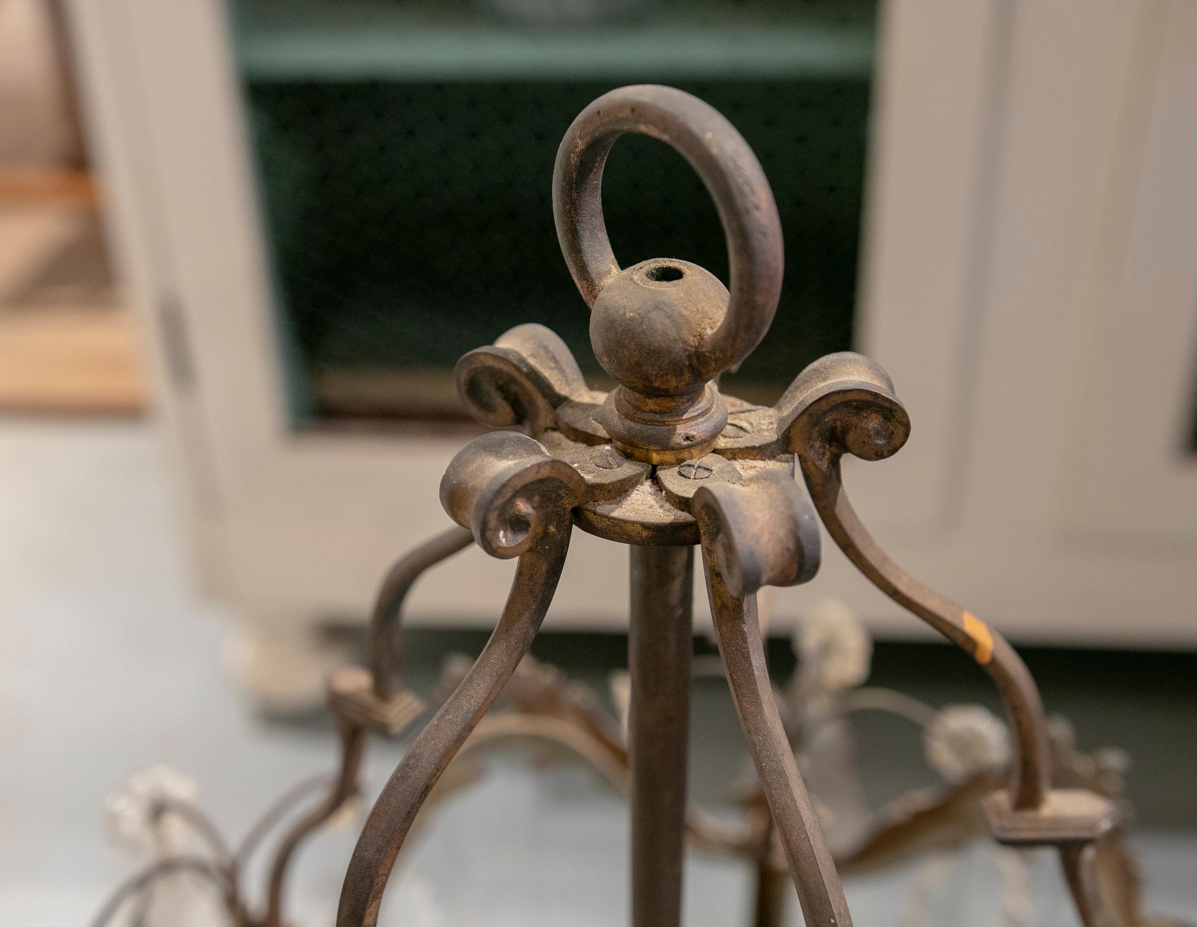 Lámpara de techo francesa de bronce del siglo XIX con cristales y decoración original en venta 2