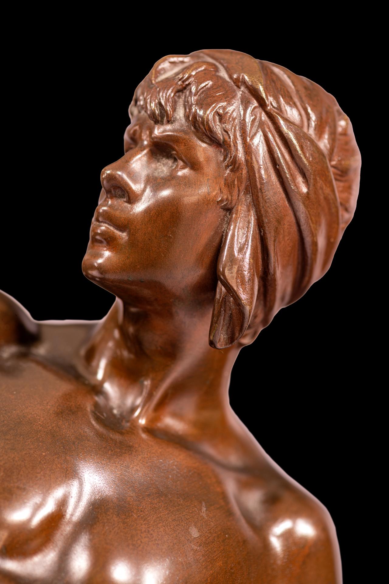 Scultura classica in bronzo francese del XIX secolo di un guerriero con spada in vendita 4