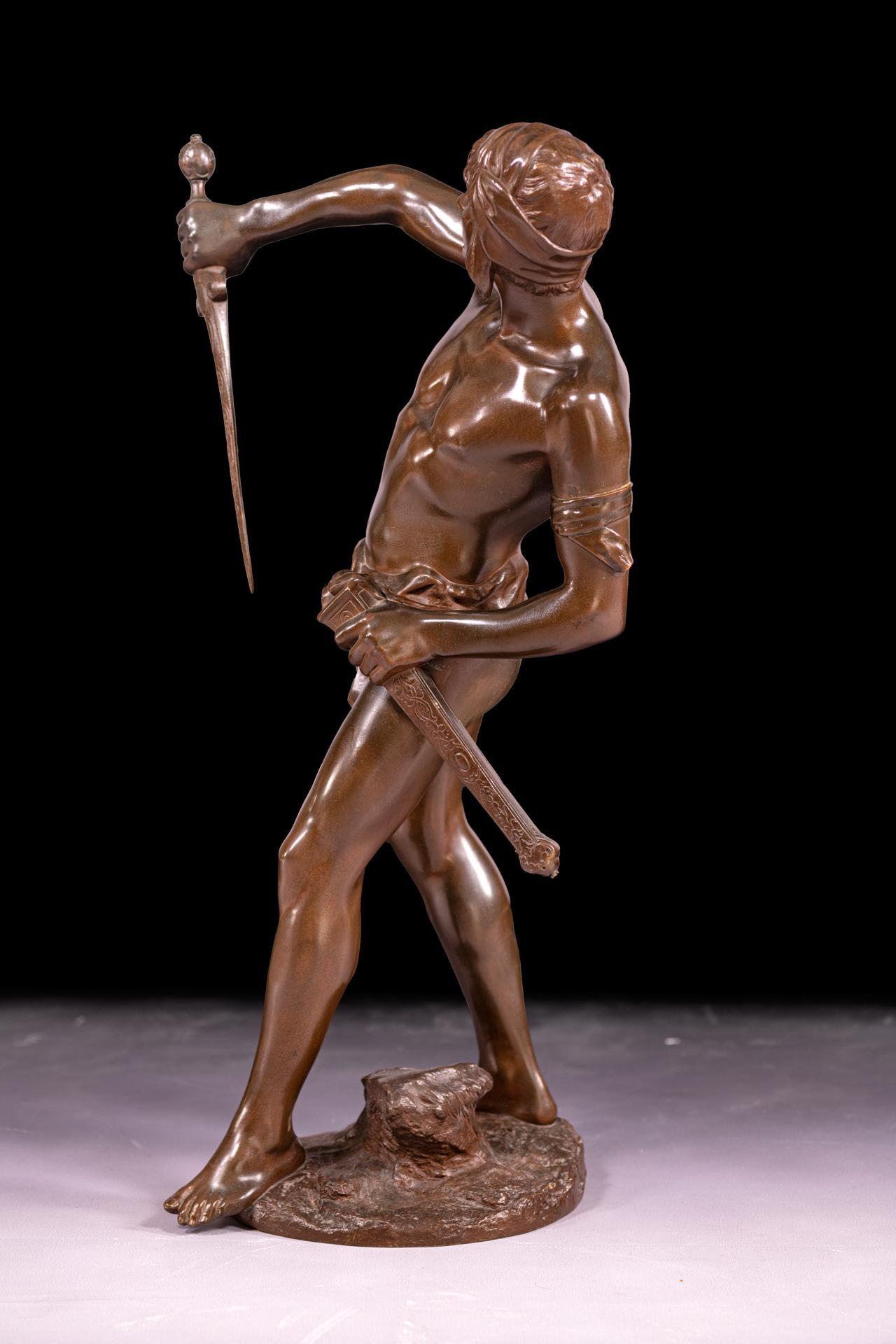 Francese Scultura classica in bronzo francese del XIX secolo di un guerriero con spada in vendita