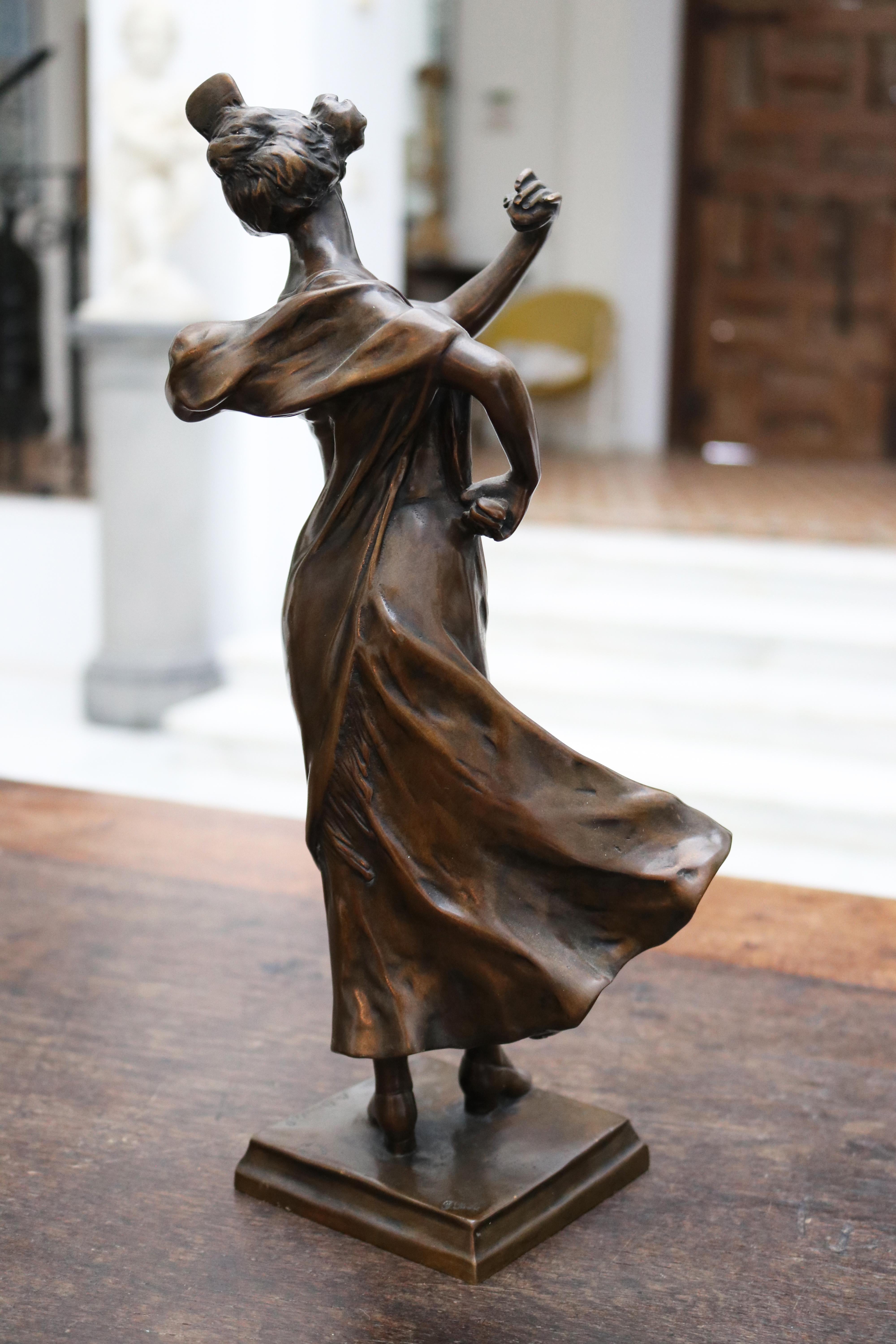 Figure de danseuse française du 19ème siècle en bronze signée A. Bouval Bon état - En vente à Marbella, ES