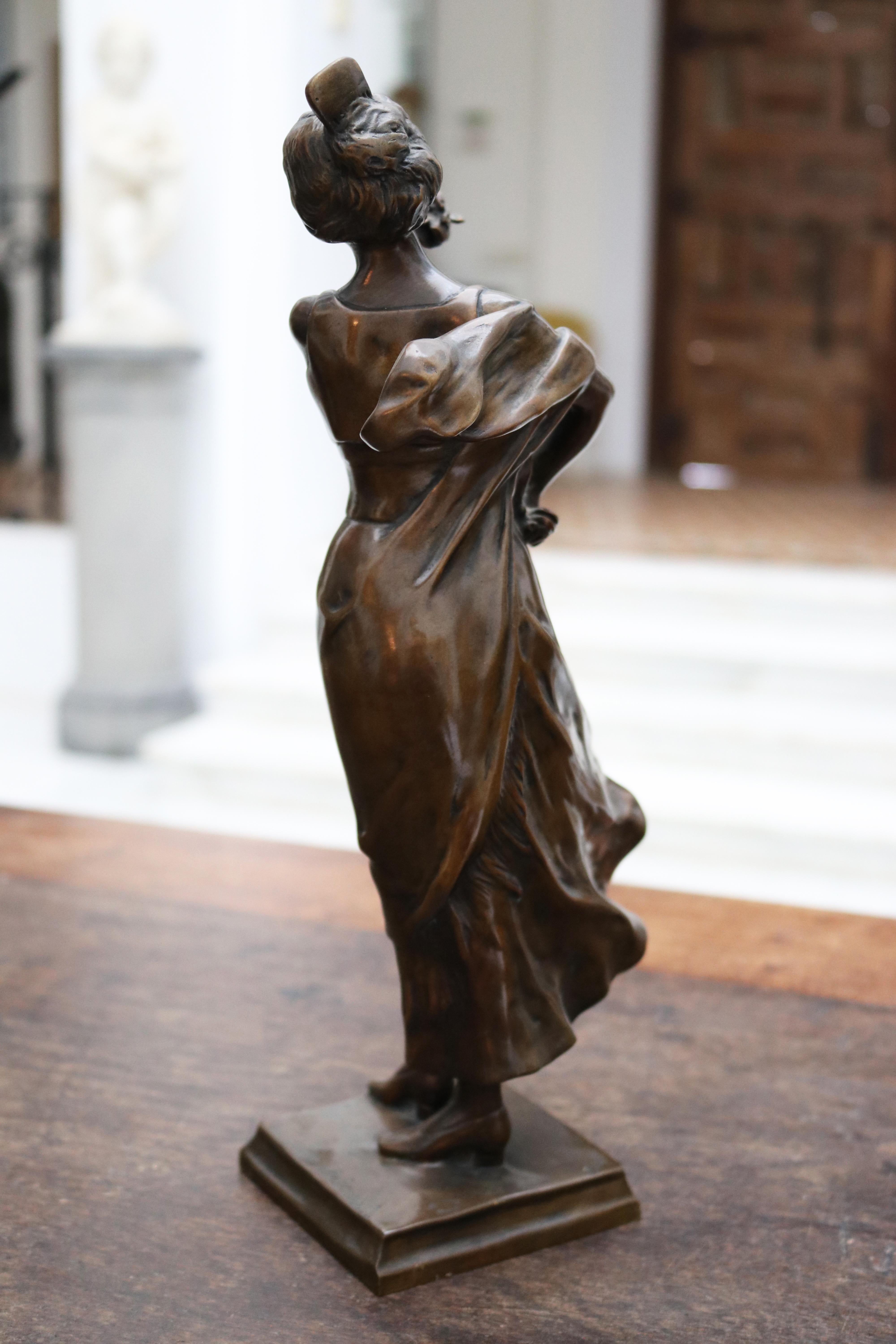 XIXe siècle Figure de danseuse française du 19ème siècle en bronze signée A. Bouval en vente