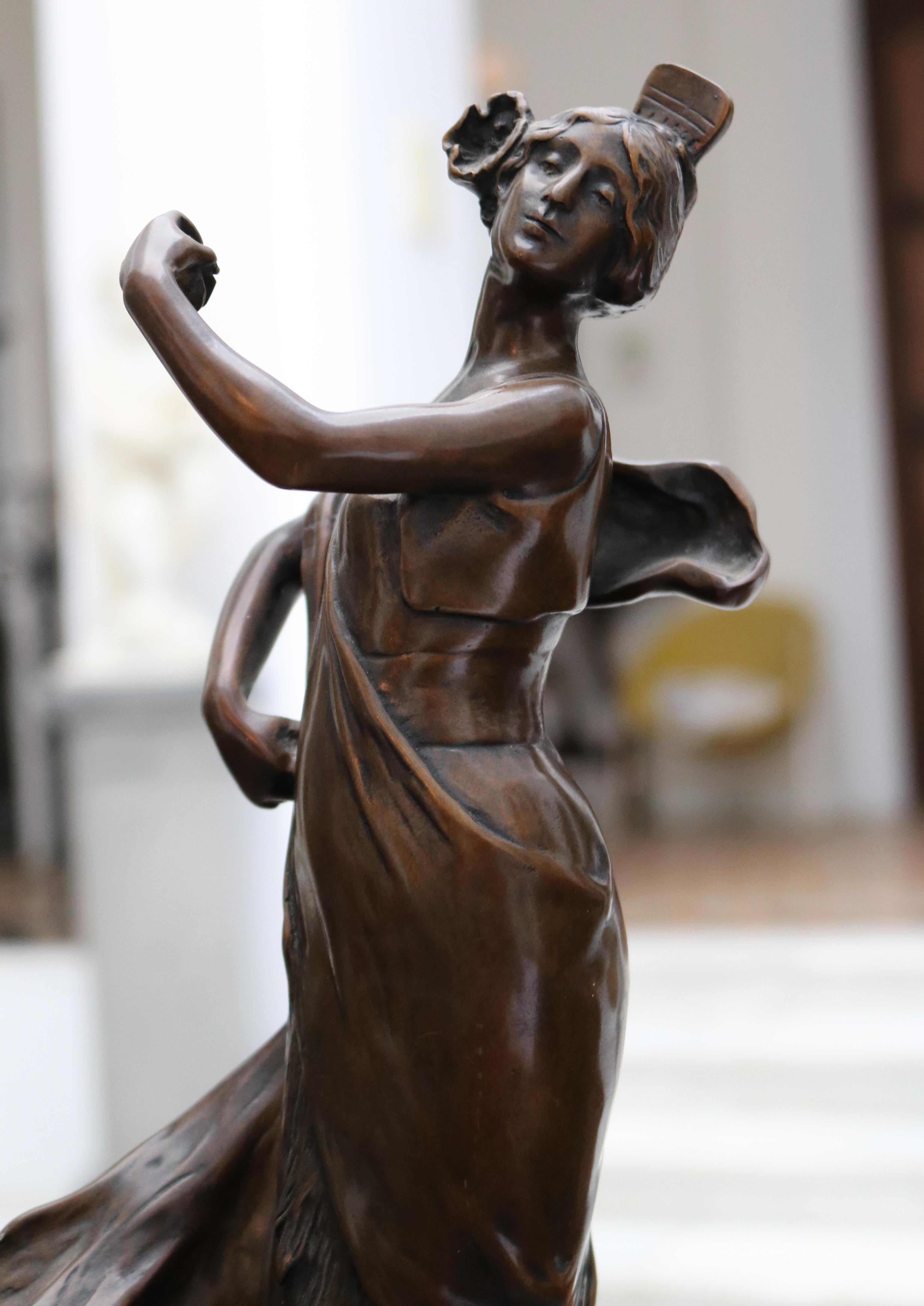 Figure de danseuse française du 19ème siècle en bronze signée A. Bouval en vente 1