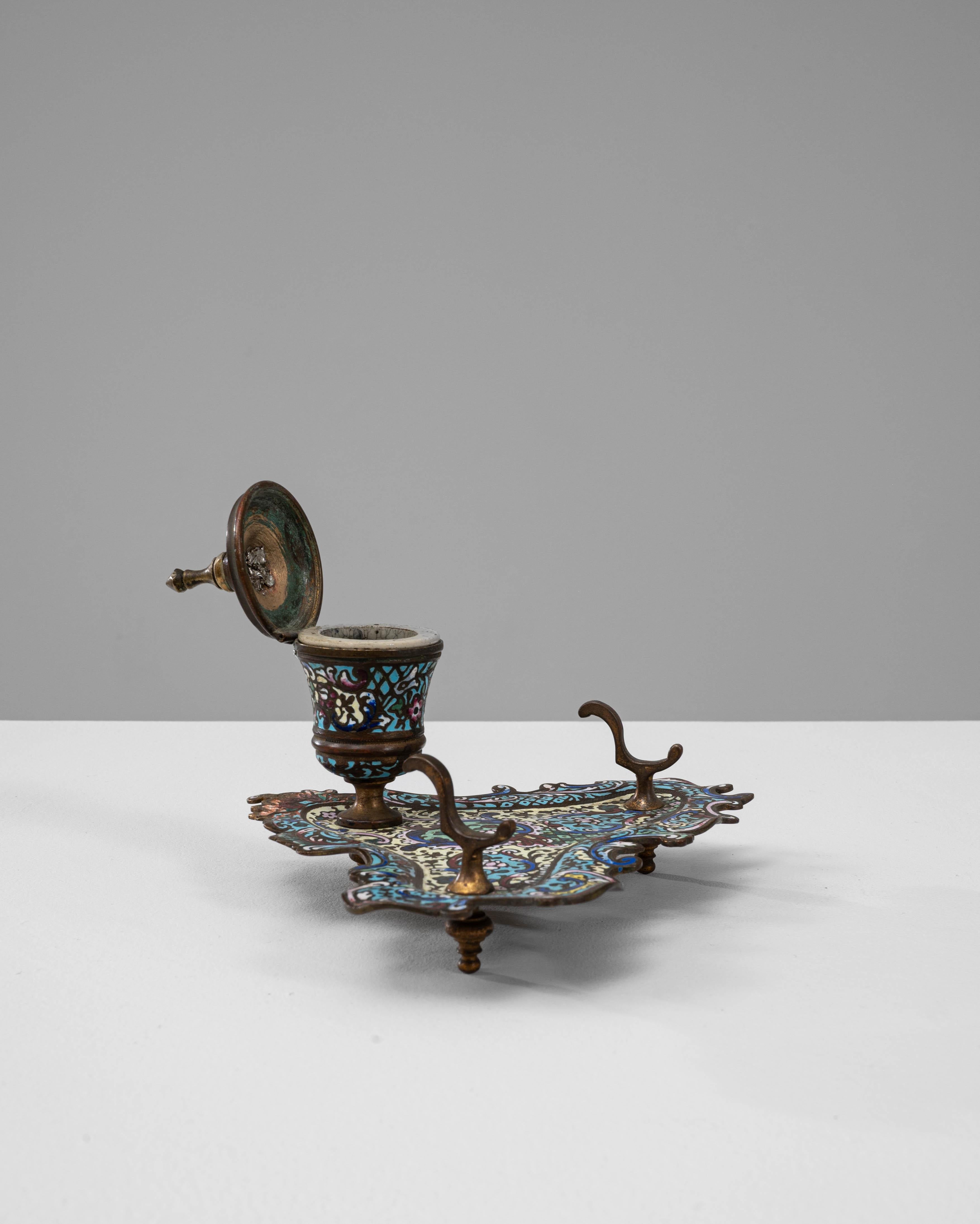 Calamaio da tavolo francese del XIX secolo in bronzo in vendita 1