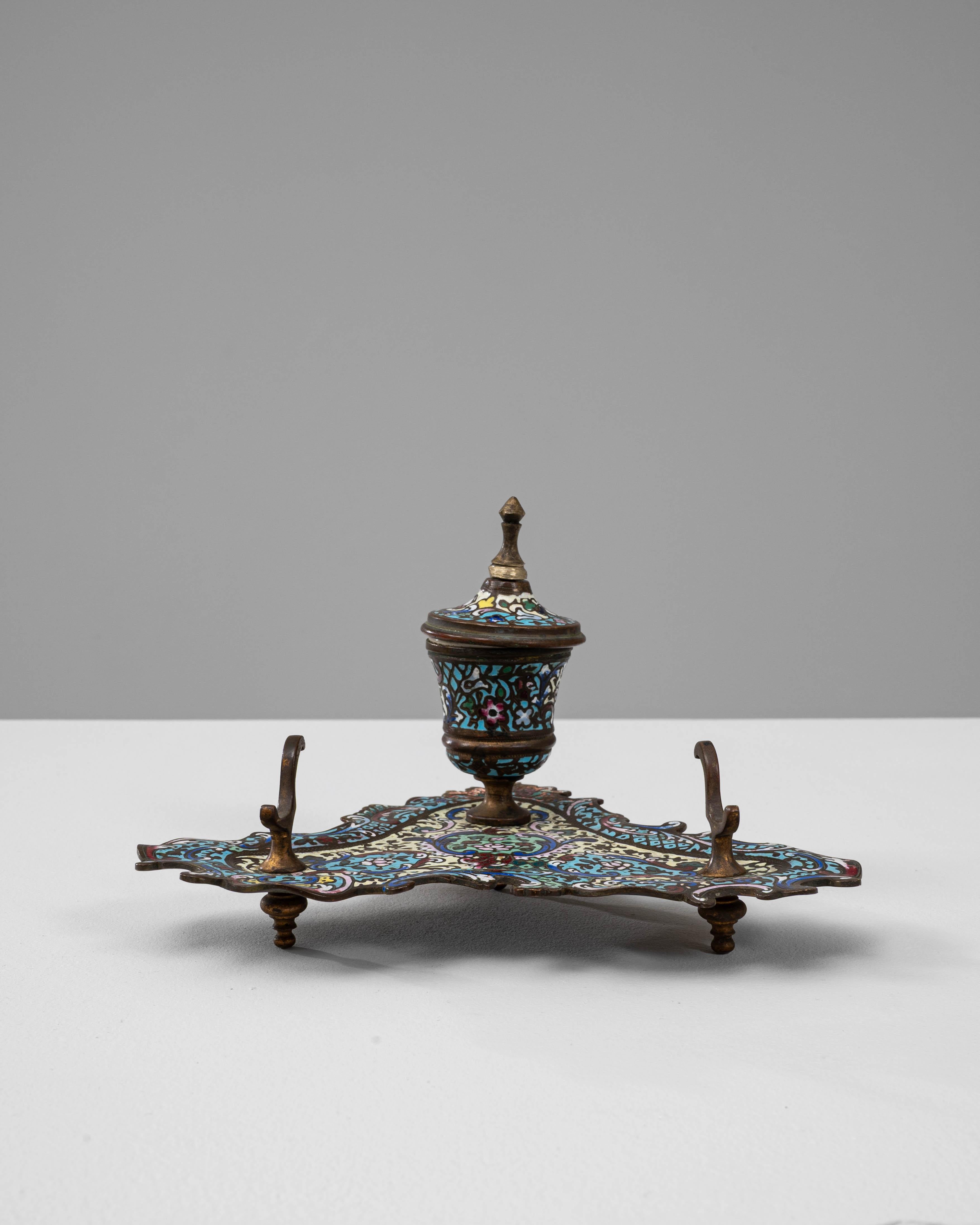 Calamaio da tavolo francese del XIX secolo in bronzo in vendita 2