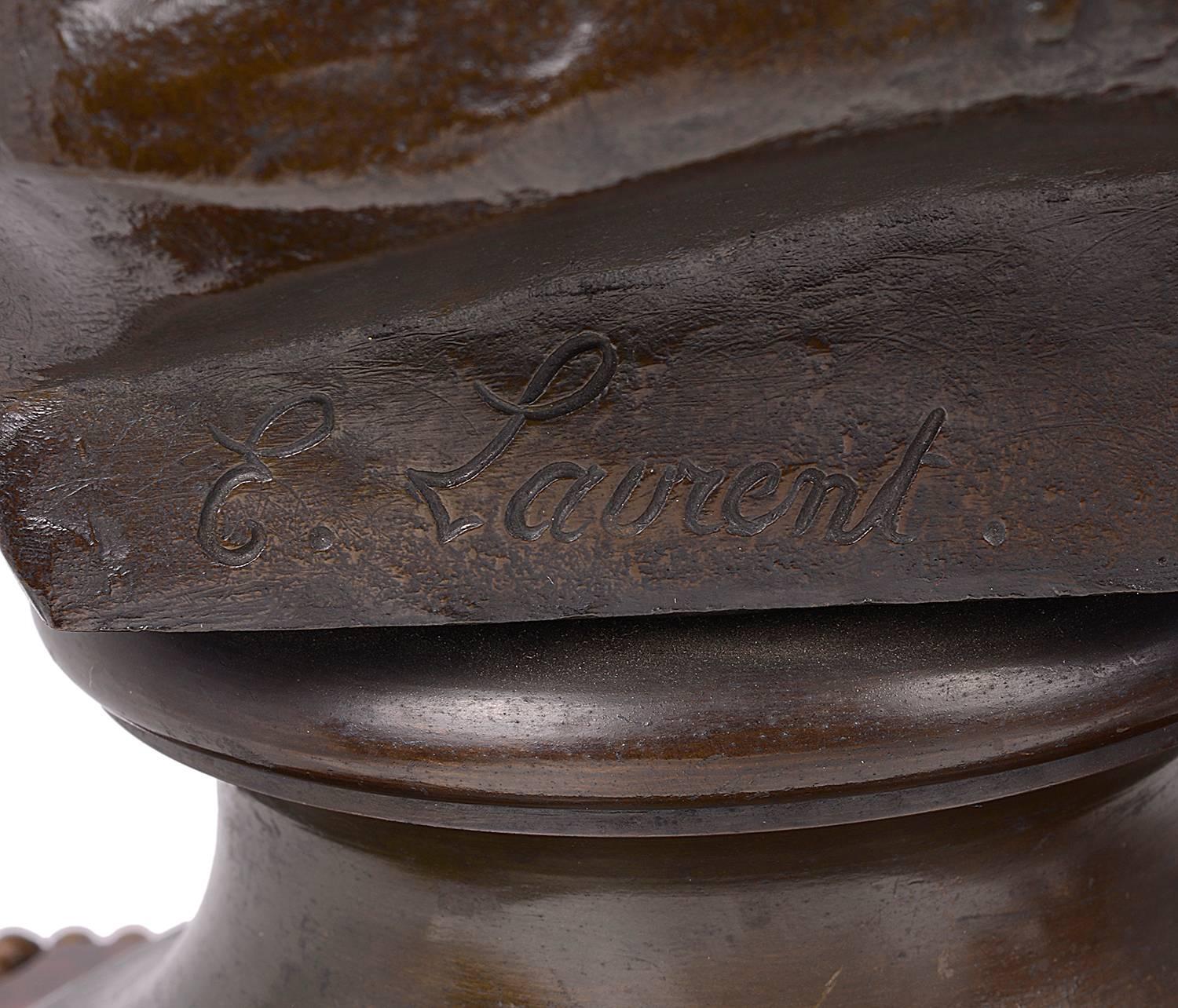 Buste féminin français en bronze du 19ème siècle, signé E. Laurent en vente 1