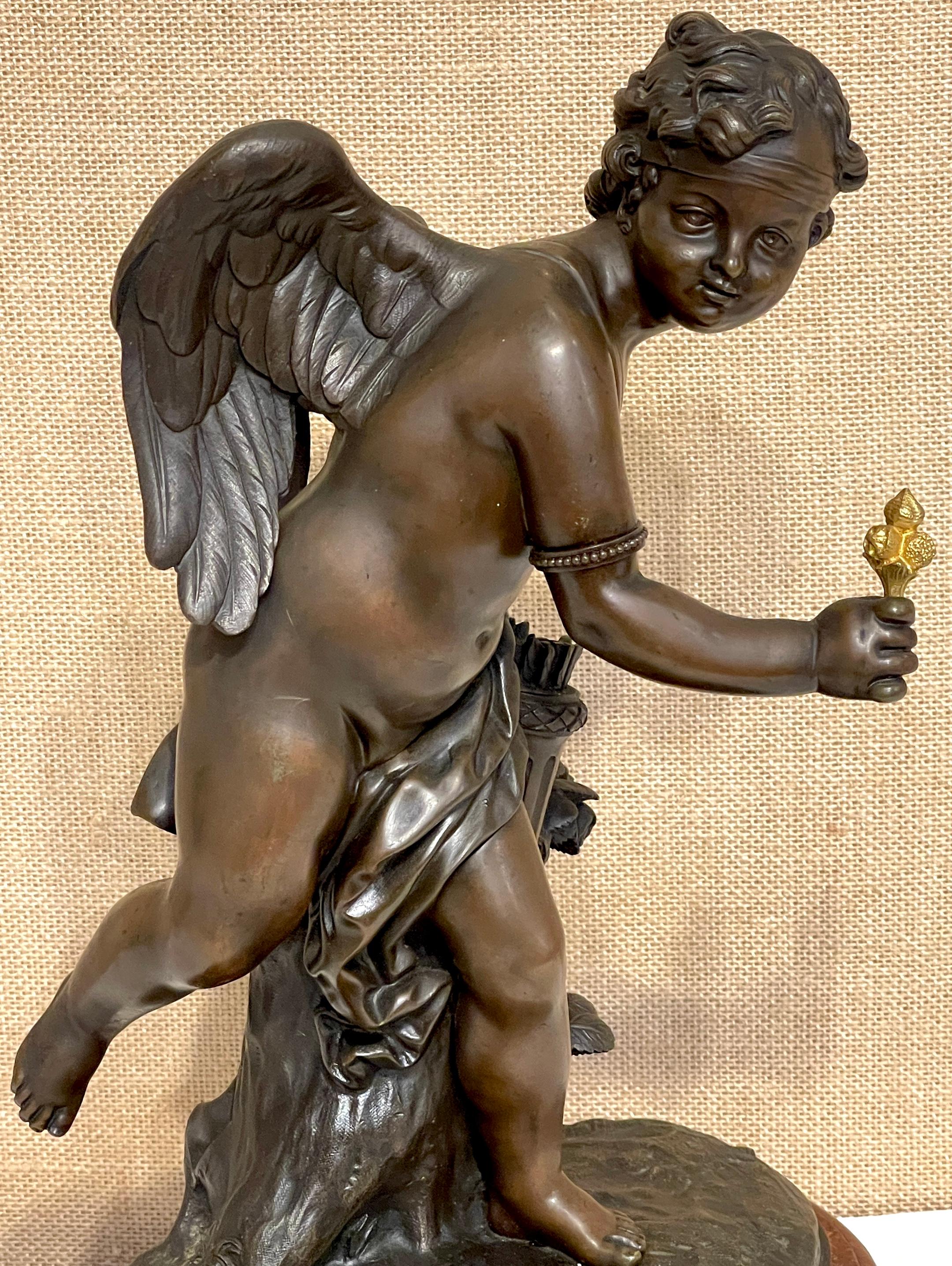 Französische Bronzefigur des Amors (Engel) aus dem 19. Jahrhundert, Auguste Moreau zugeschrieben im Angebot 2