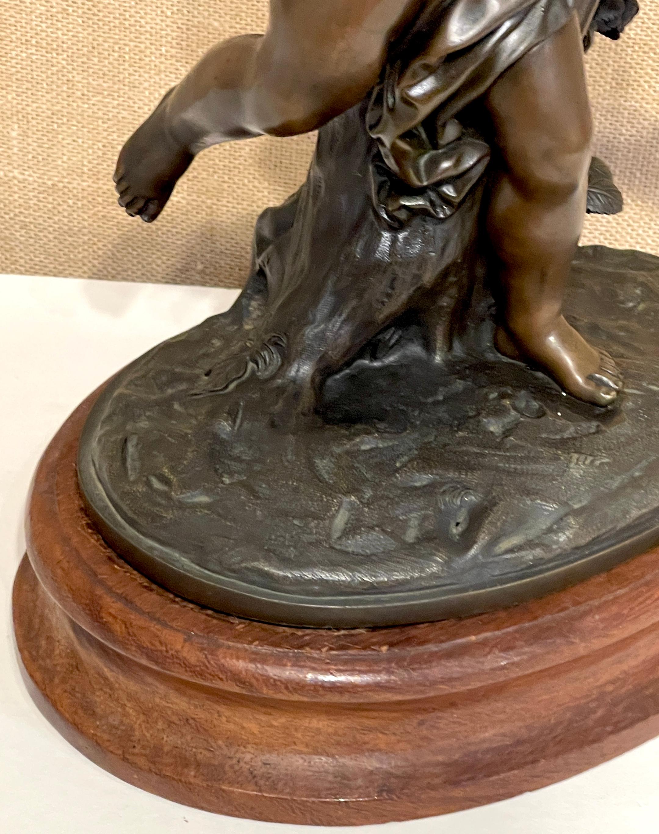 Französische Bronzefigur des Amors (Engel) aus dem 19. Jahrhundert, Auguste Moreau zugeschrieben im Angebot 3