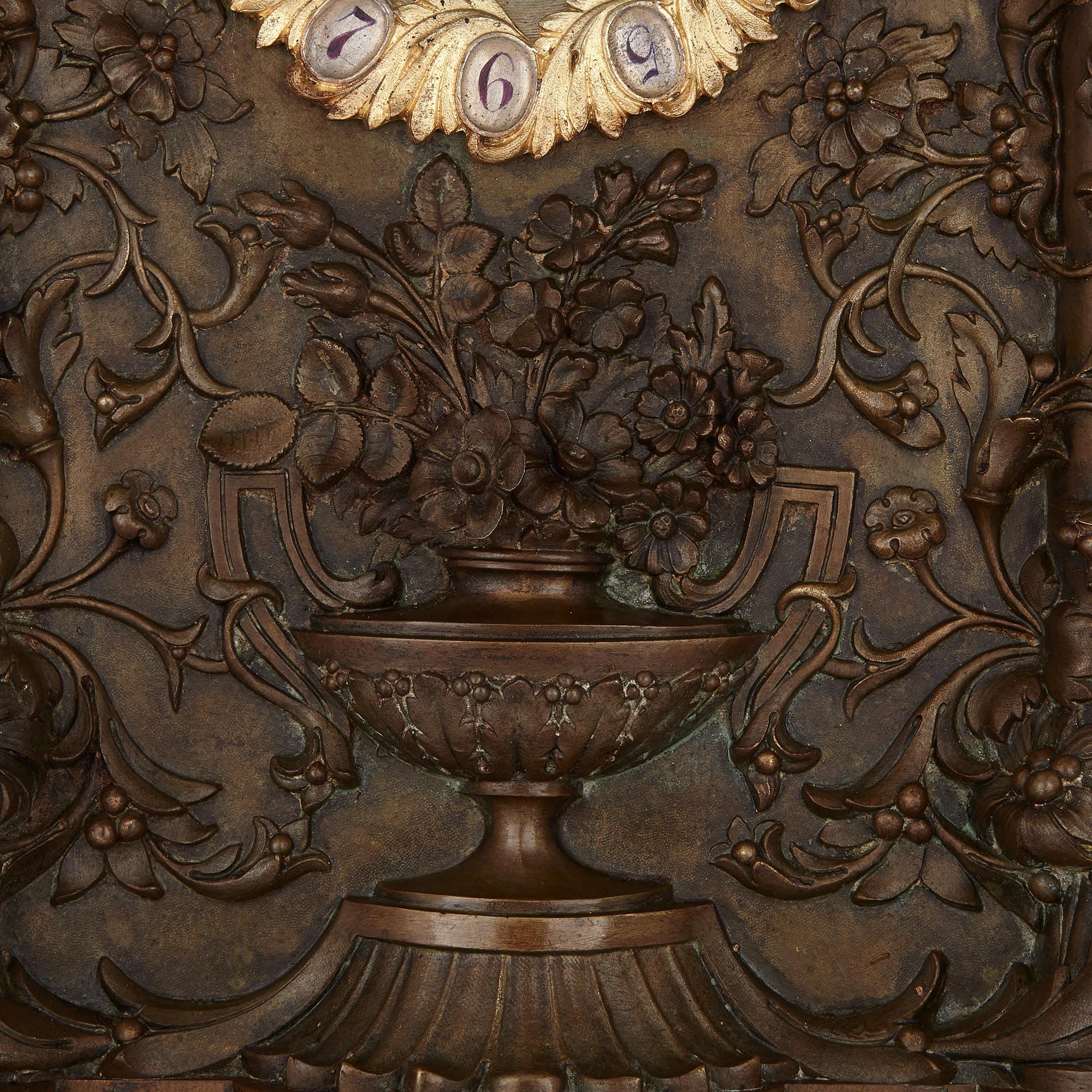 Französische Bronze-Kaminuhr des 19. Jahrhunderts von Deniere & Fils (Patiniert)