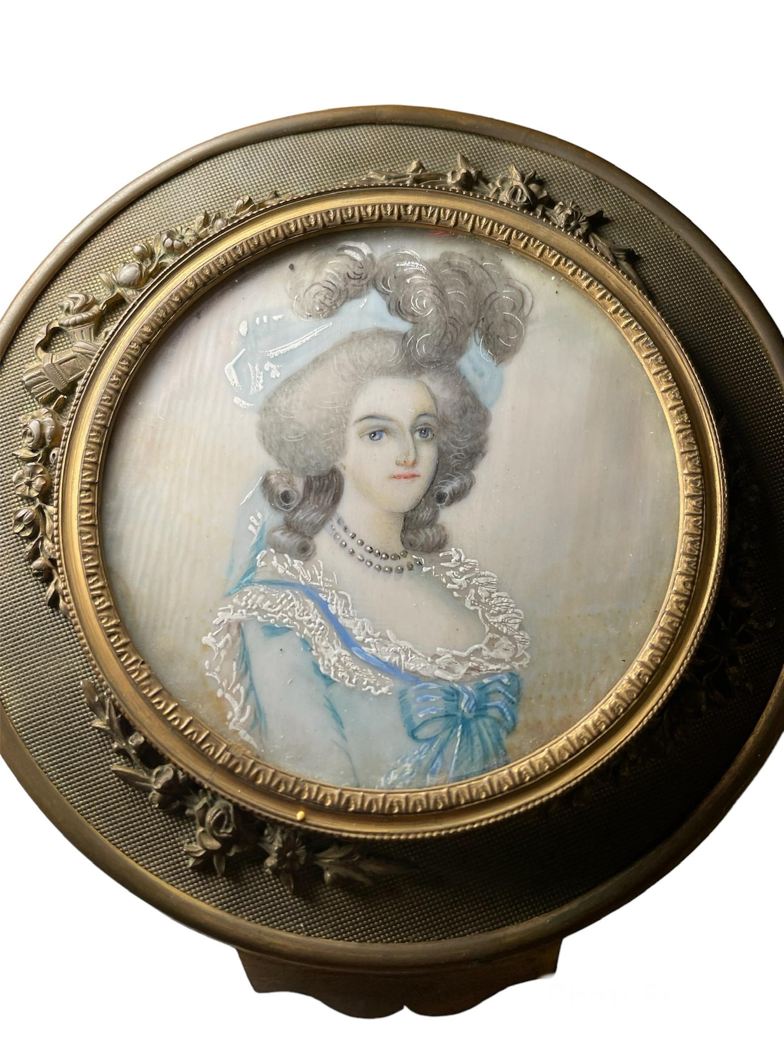 19th Century French Bronze Metal Overlay Vanity Powder Glass Jar For Sale 5
