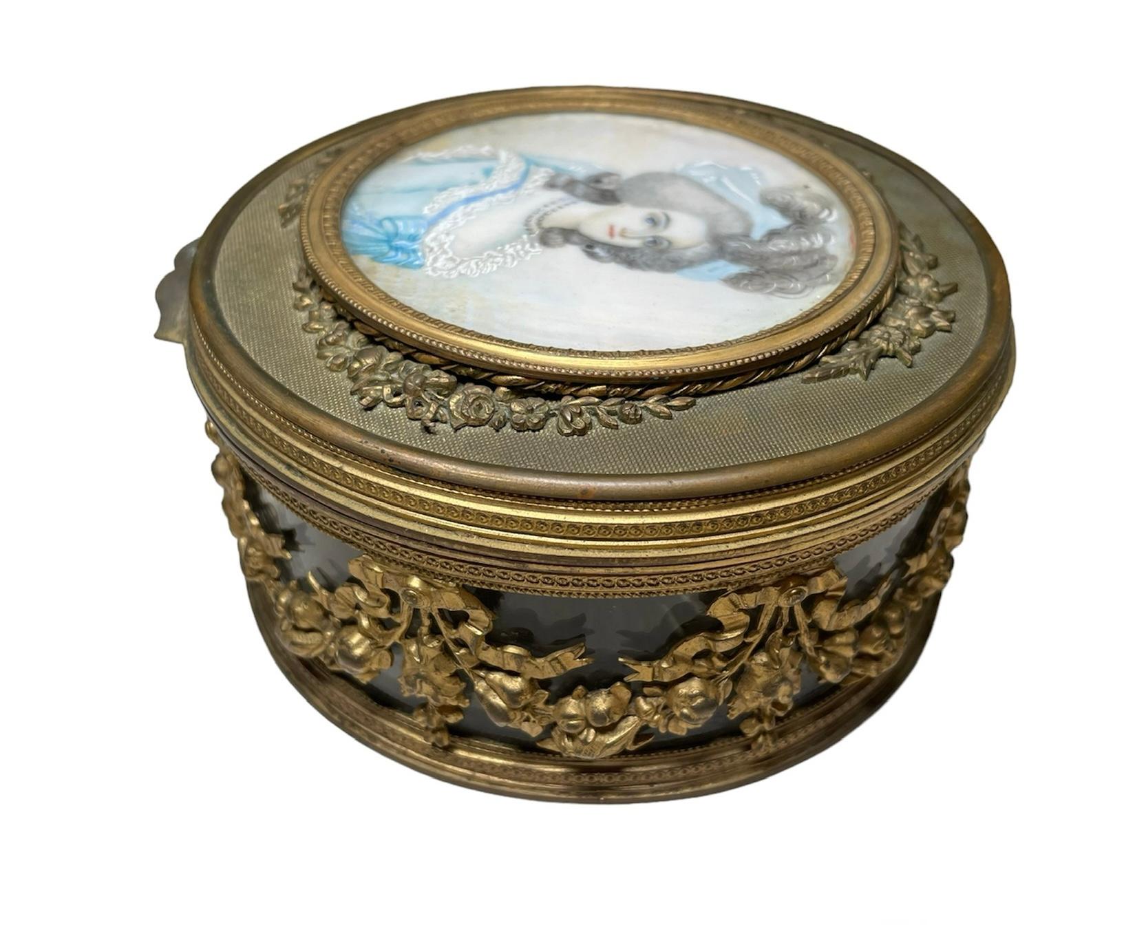 19th Century French Bronze Metal Overlay Vanity Powder Glass Jar For Sale 9