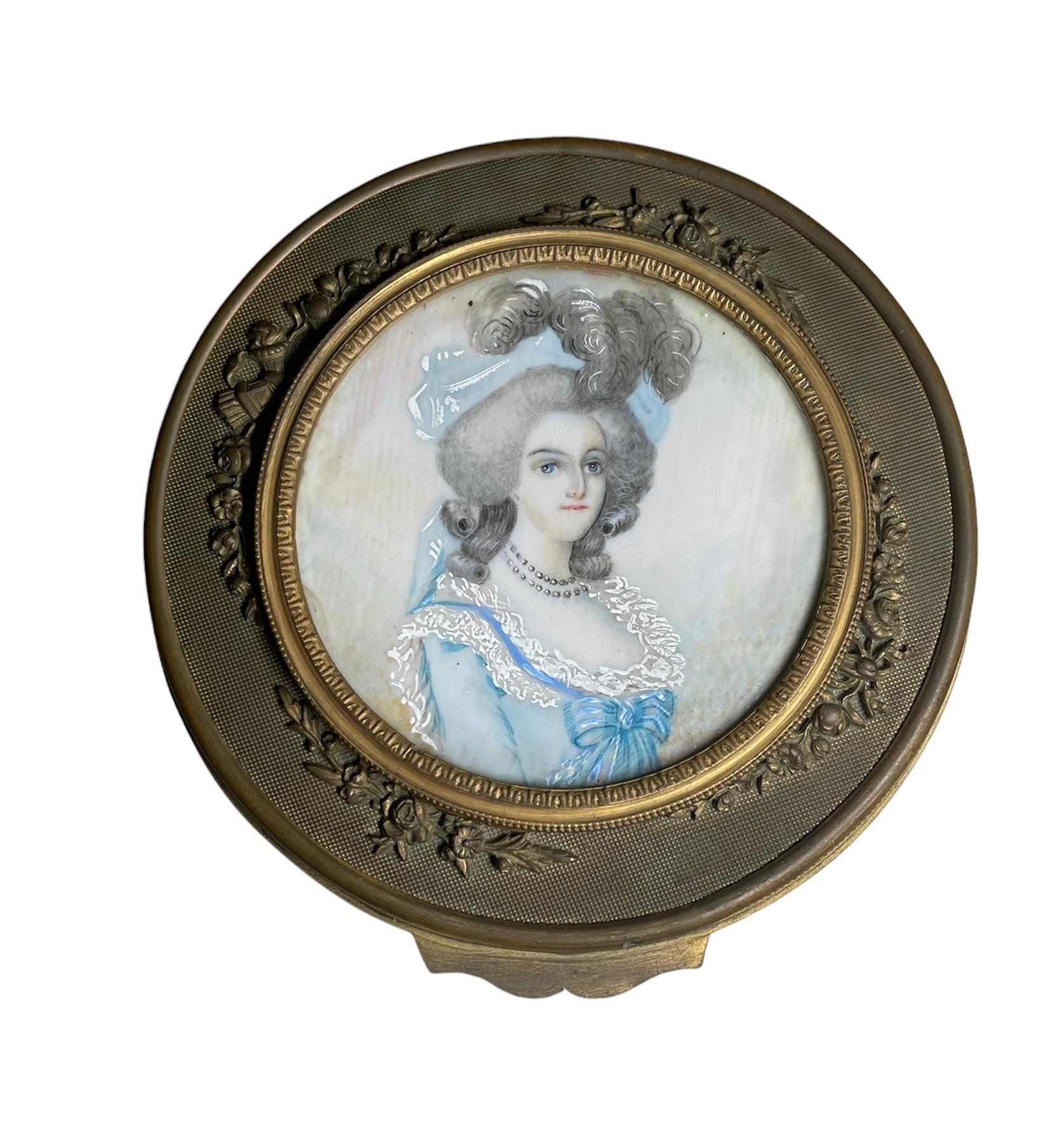 19th Century French Bronze Metal Overlay Vanity Powder Glass Jar For Sale 10