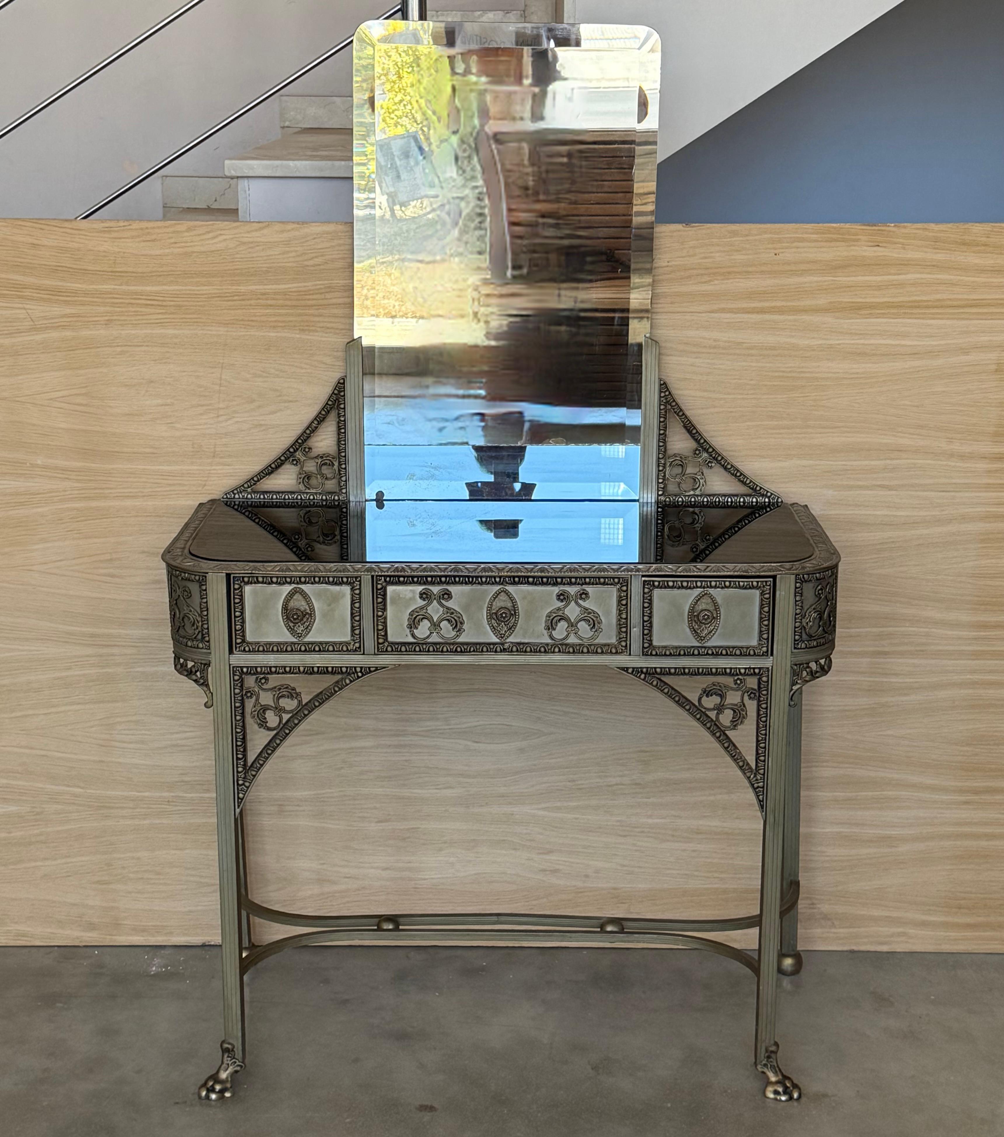 Barocco Tavolino da toeletta o Vanity con specchio in bronzo francese del XIX secolo in vendita