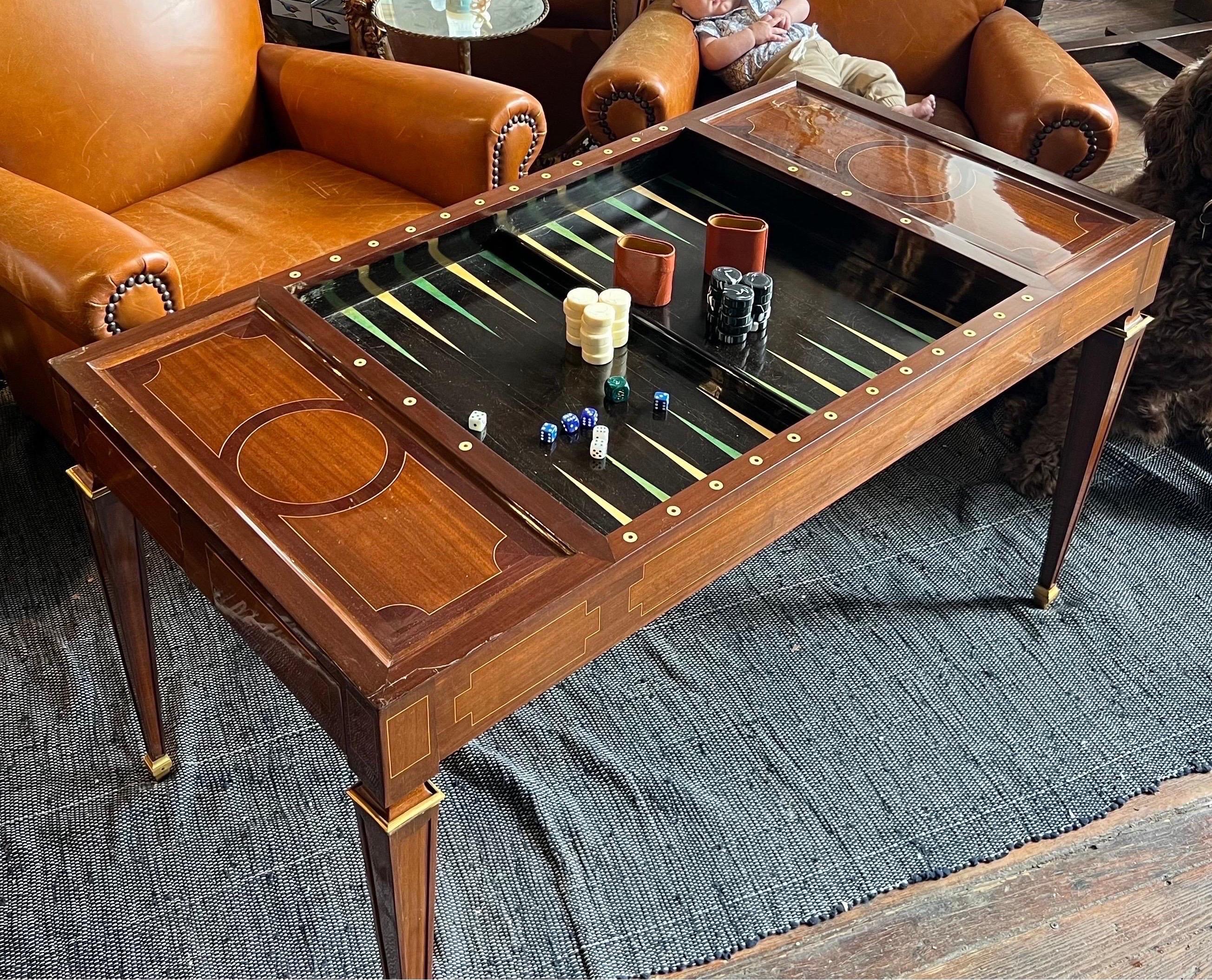 XIXe siècle Bureau à écrire / table tric trac du 19e siècle en cuir monté sur bronze  en vente