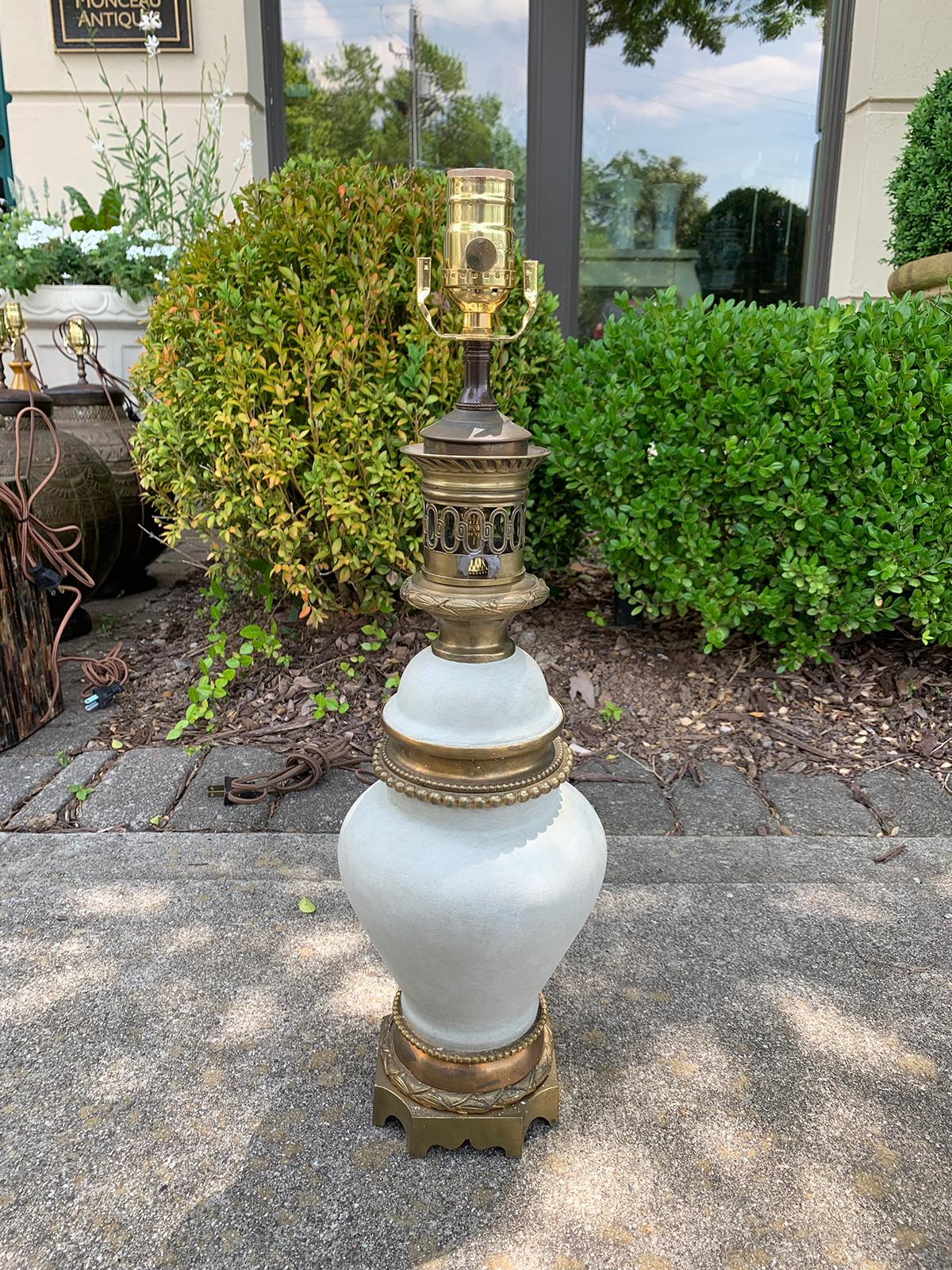19th century French bronze mounted porcelain lamp with custom light celadon finish
Brand new wiring
Formally an oil lamp
Measures: 6