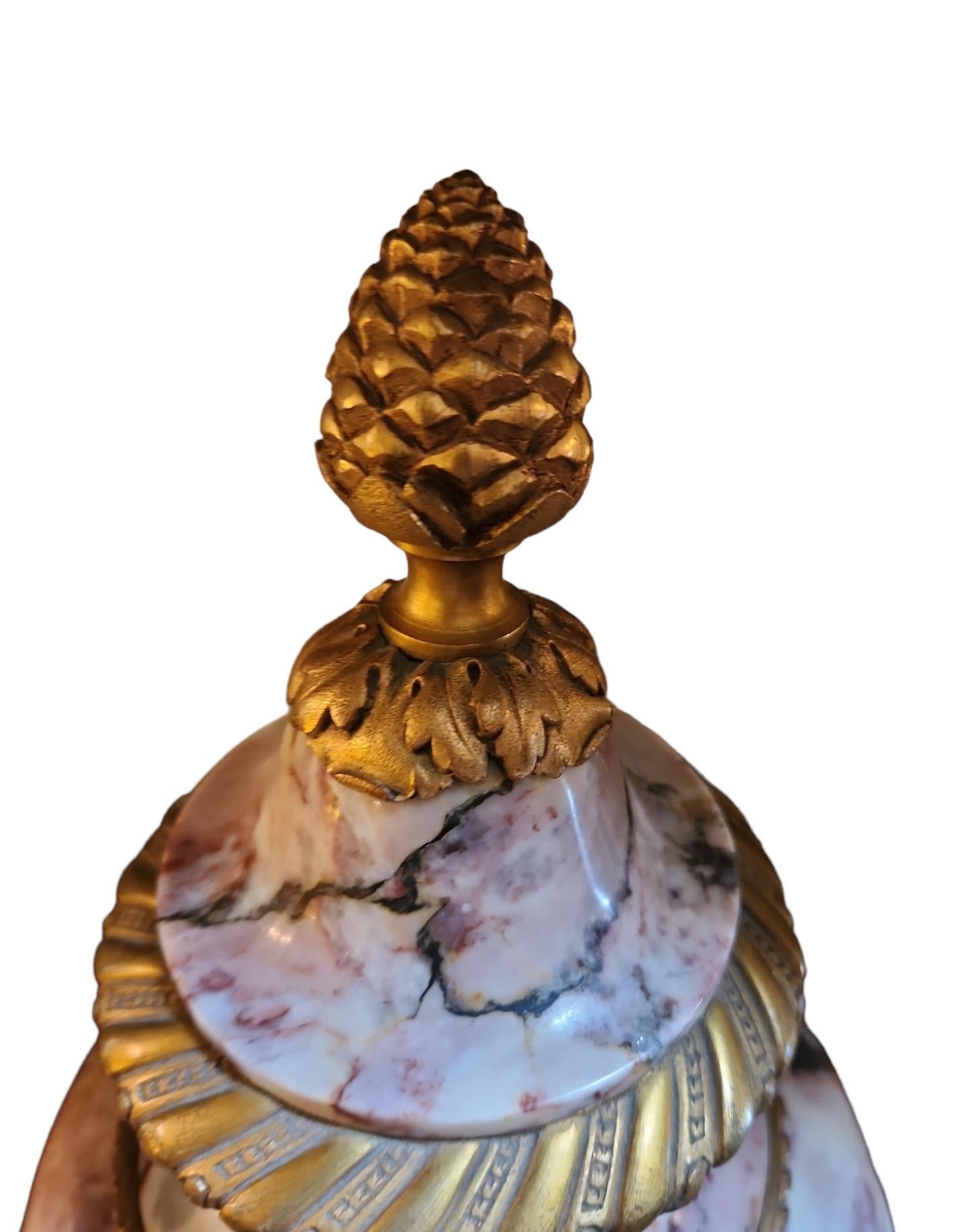 Französische Bronze-Urnen aus dem 19. (Handgefertigt) im Angebot