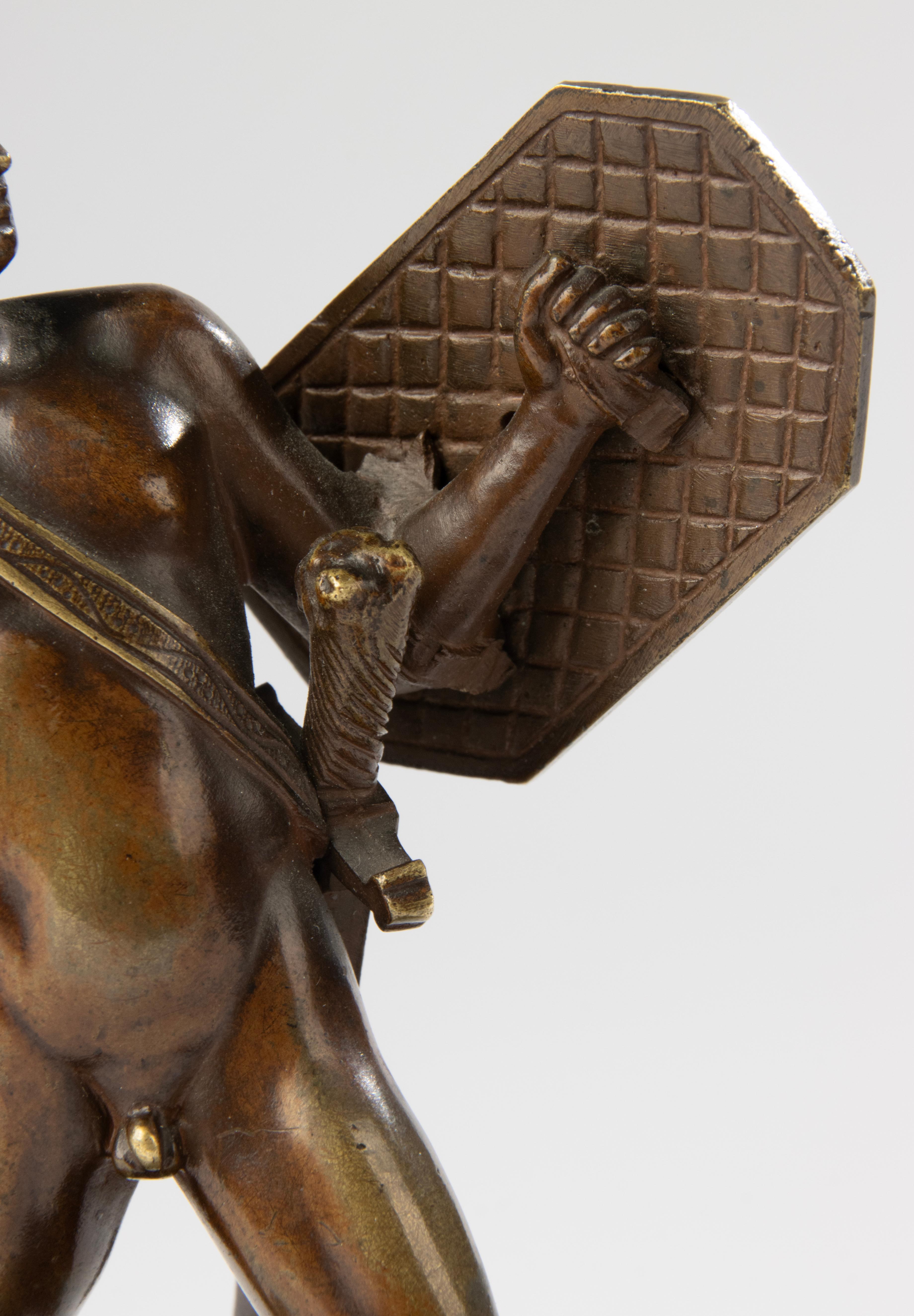 Bronze français du XIXe siècle représentant un guerrier grec classique - Base en marbre en vente 4