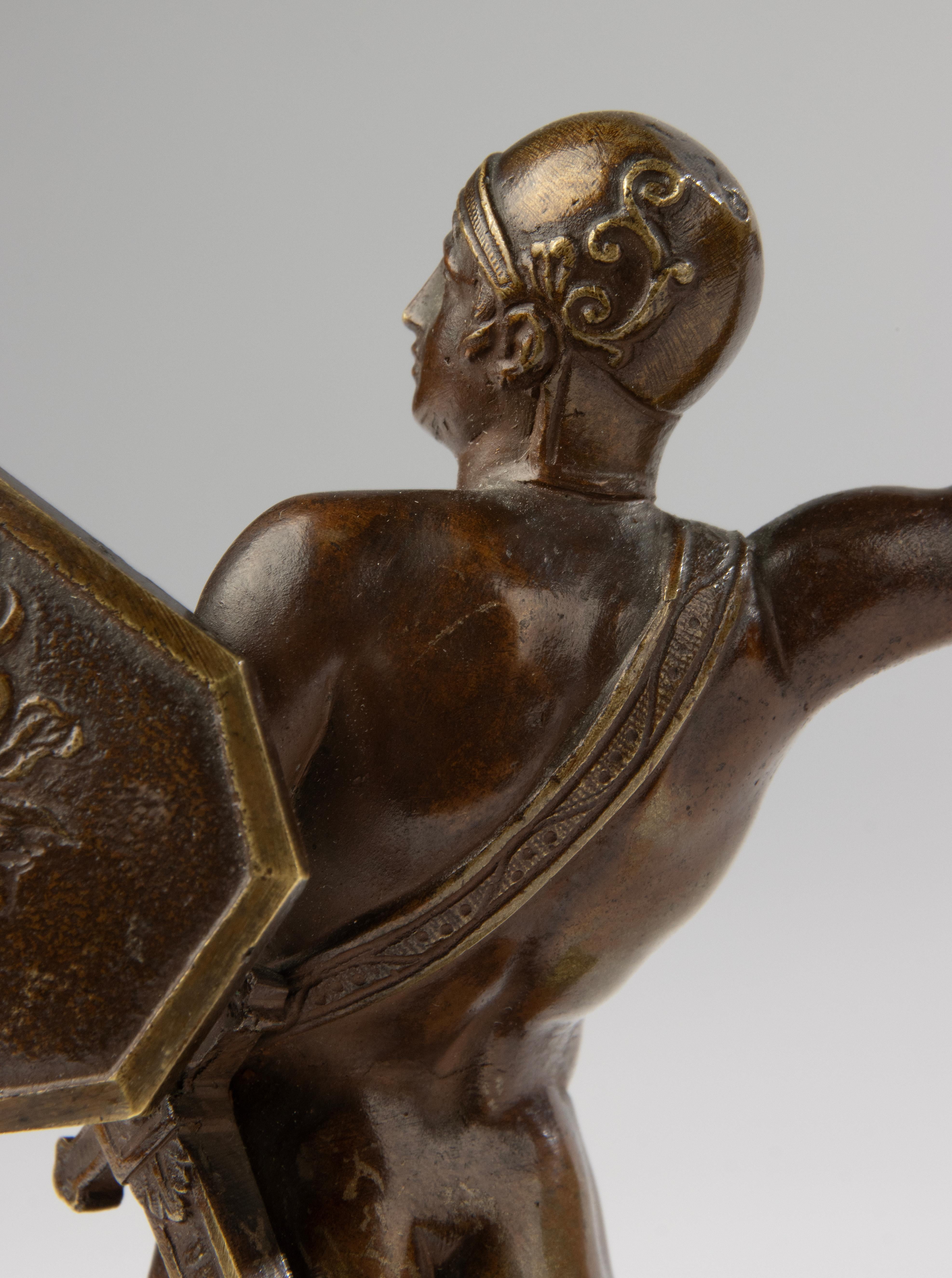 Bronze français du XIXe siècle représentant un guerrier grec classique - Base en marbre en vente 8