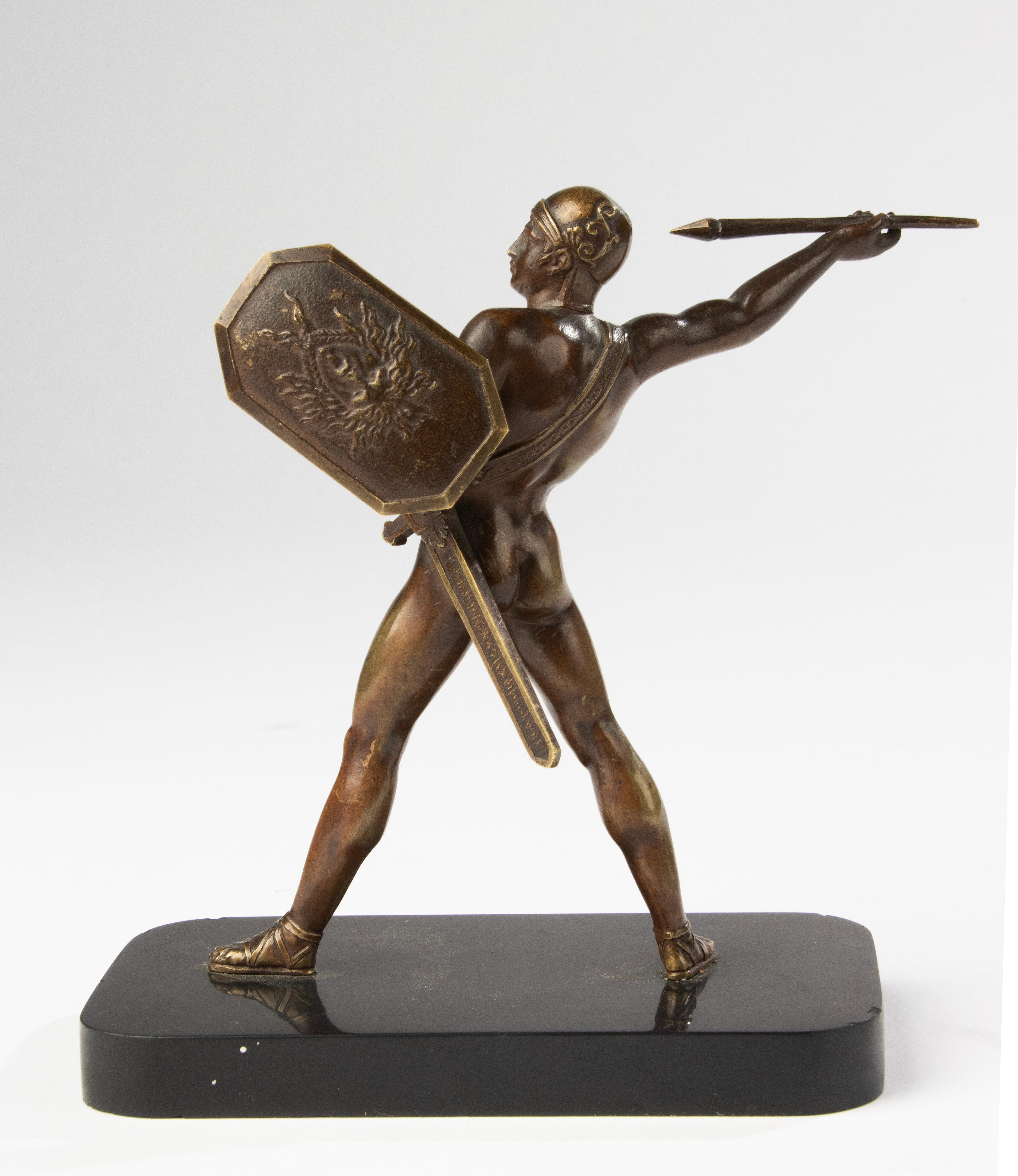 Fin du XIXe siècle Bronze français du XIXe siècle représentant un guerrier grec classique - Base en marbre en vente