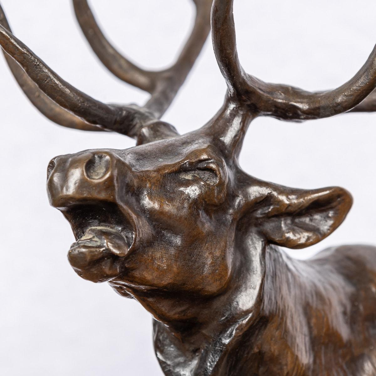 XIXe siècle Bronze français du 19ème siècle représentant un cerf et une biche, Prosper Lecourtier (1851-1925)