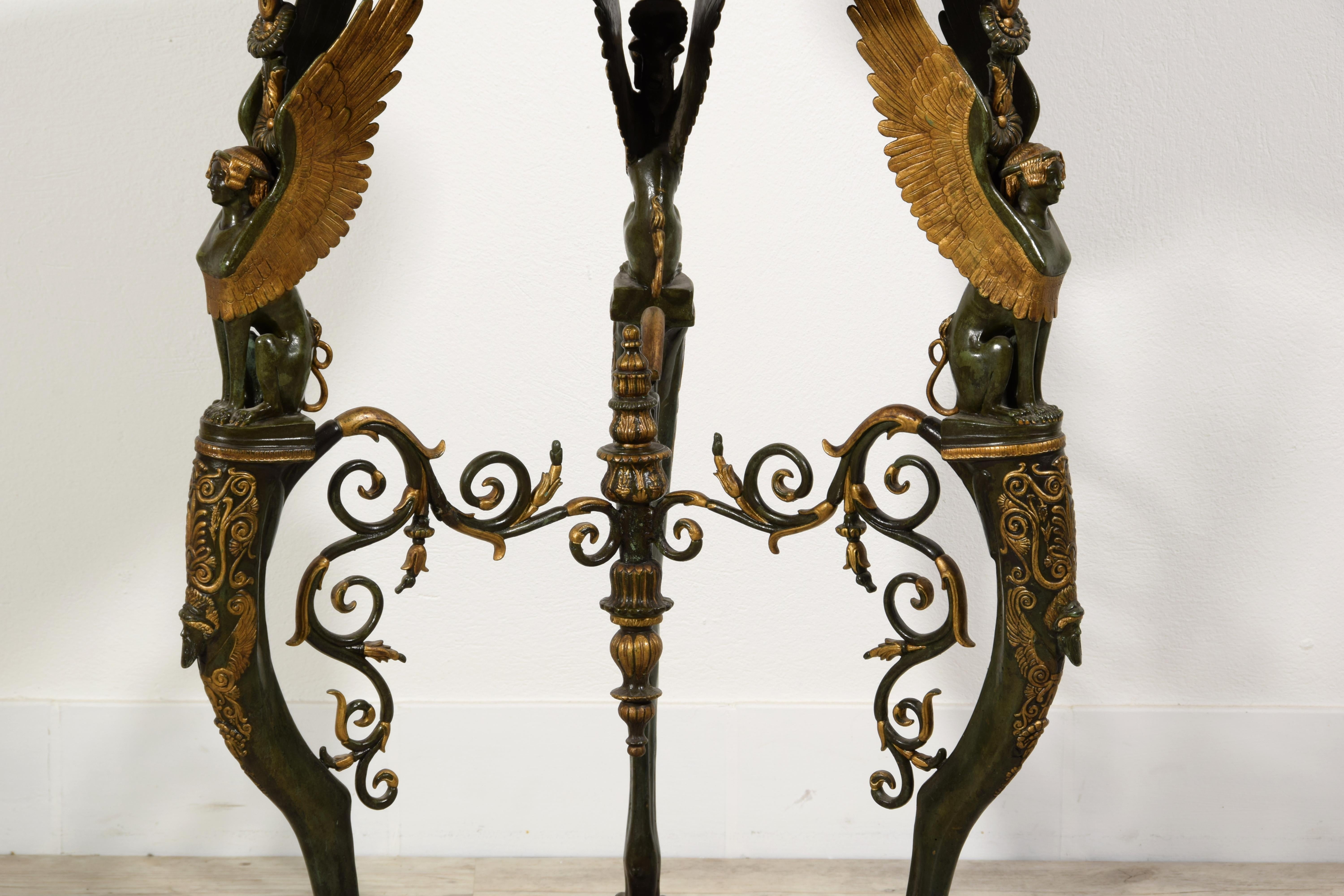 Jardinière ou guéridon en bronze français du 19ème siècle en vente 10