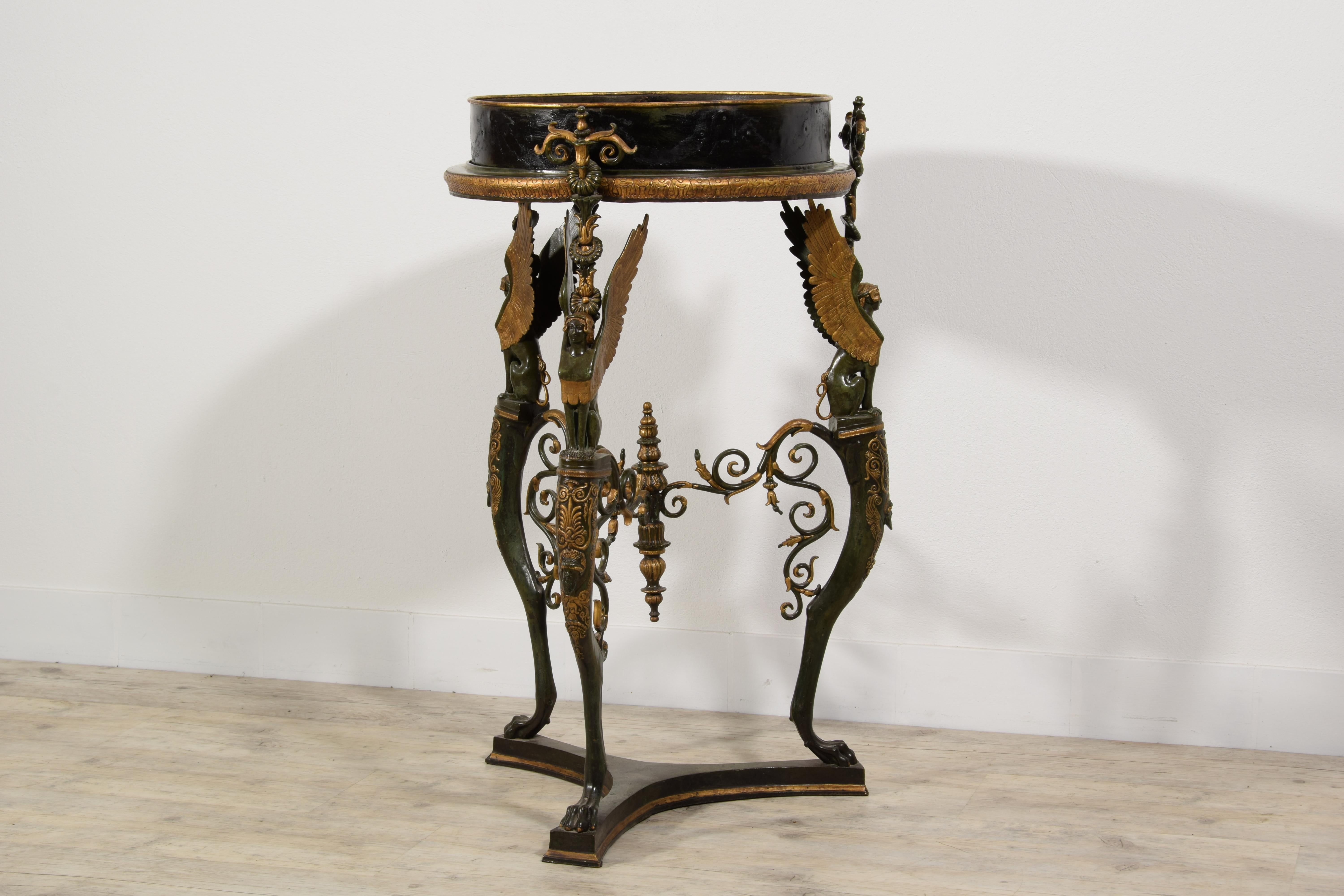 Louis XVI 20e siècle, Jardinière ou Gueridon en bronze italien en vente