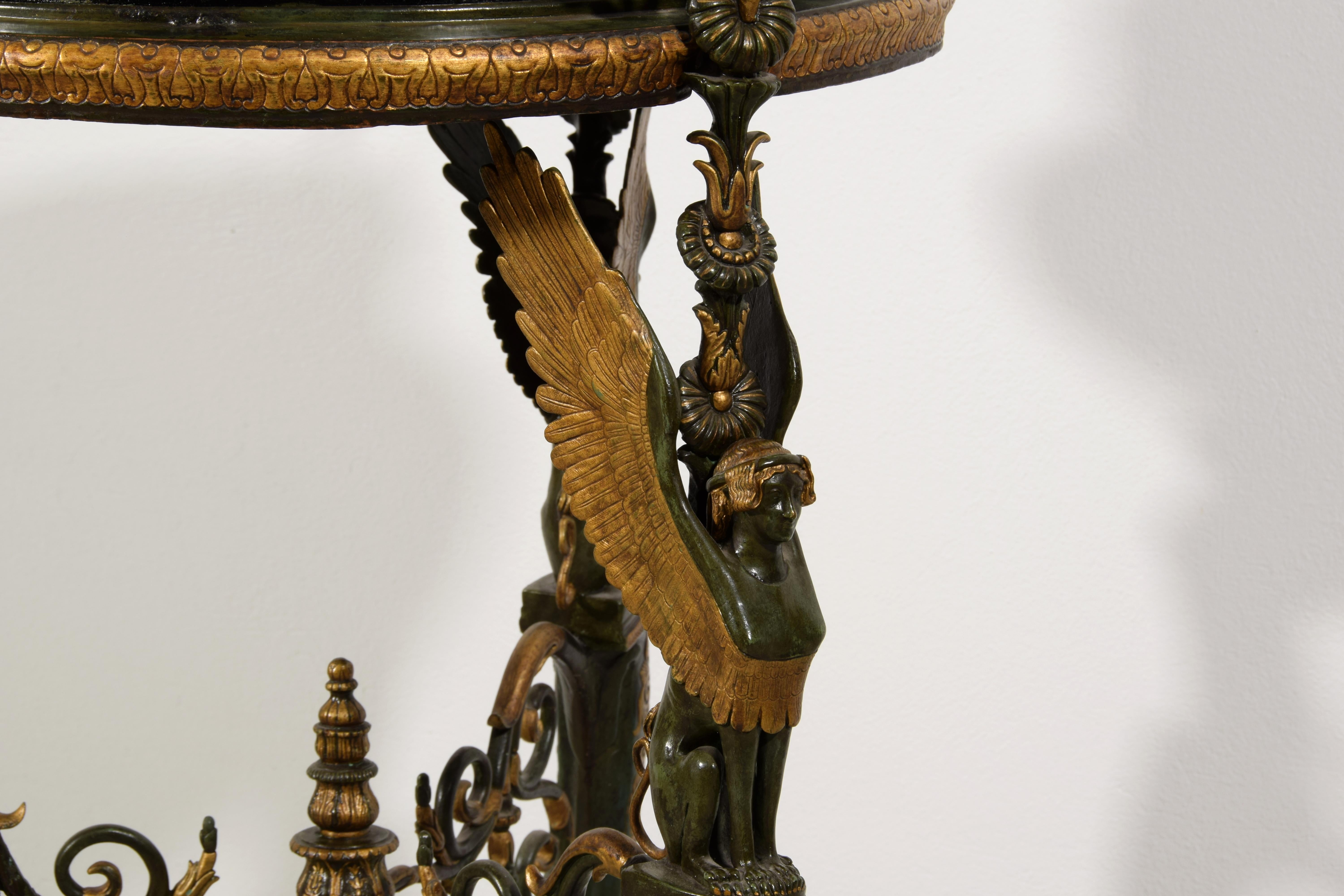 Jardinière ou guéridon en bronze français du 19ème siècle en vente 1