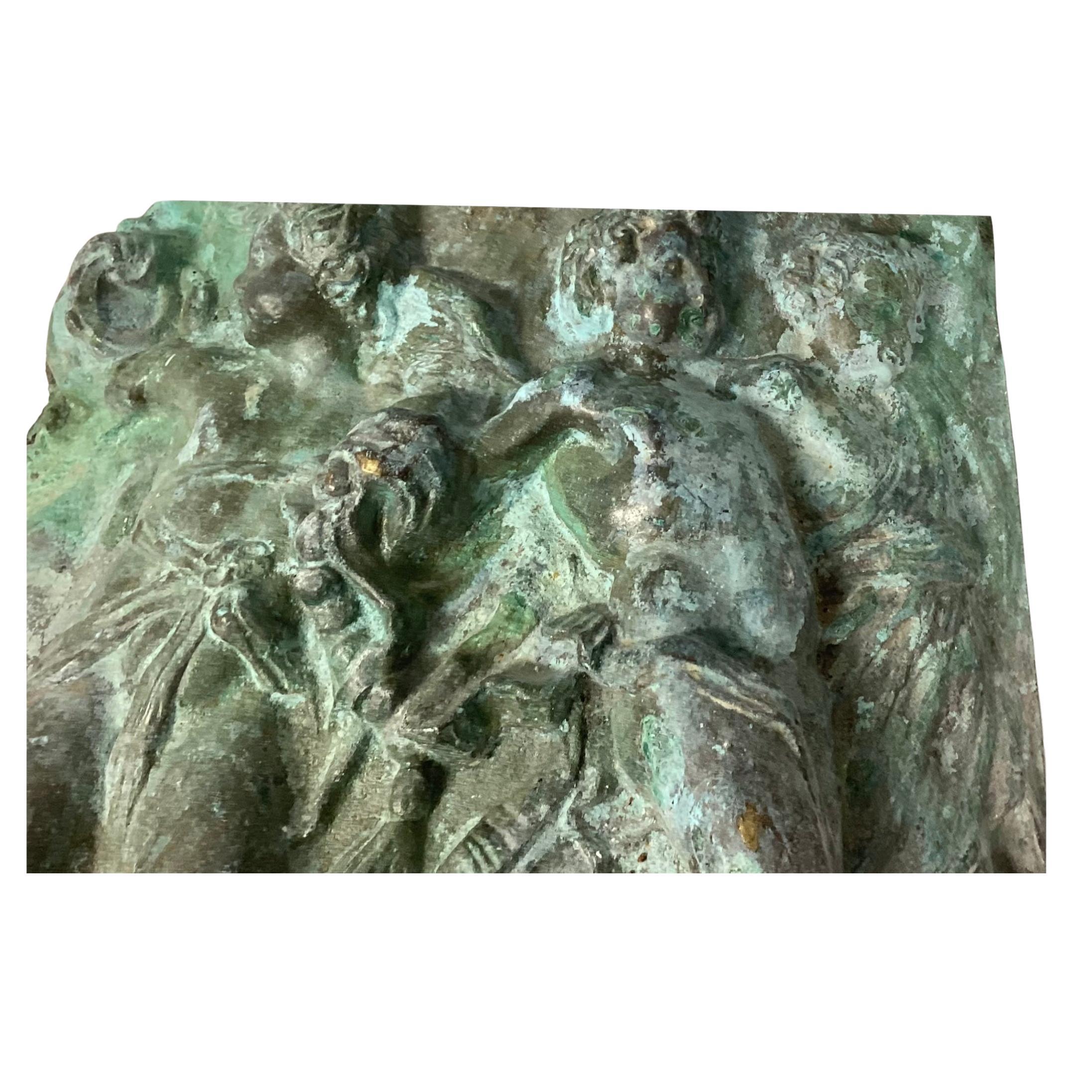 Plaque française du 19ème siècle en bronze représentant trois anges Bon état - En vente à Bradenton, FL