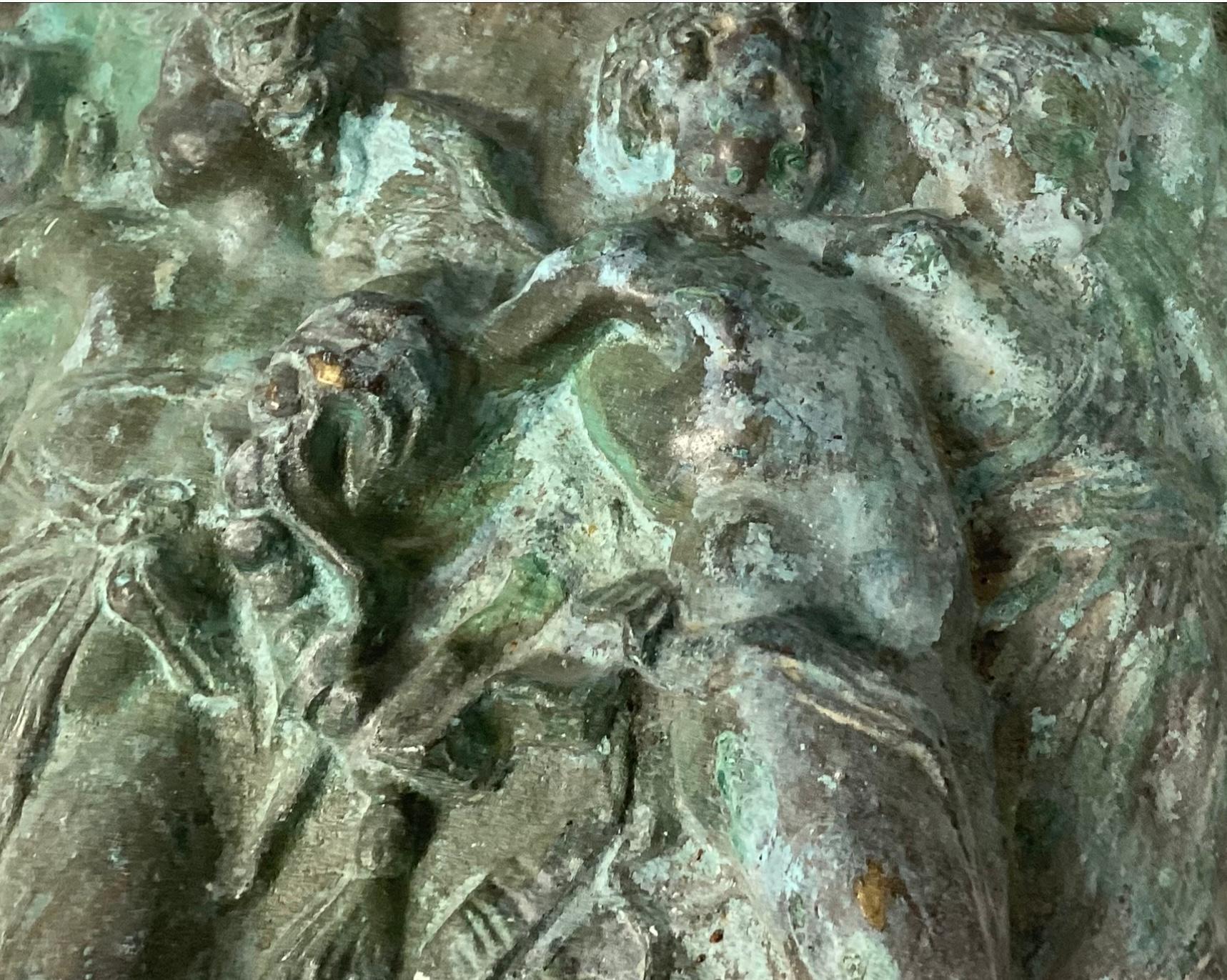 Französische Bronzeplakette des 19. Jahrhunderts mit drei Engeln im Angebot 5