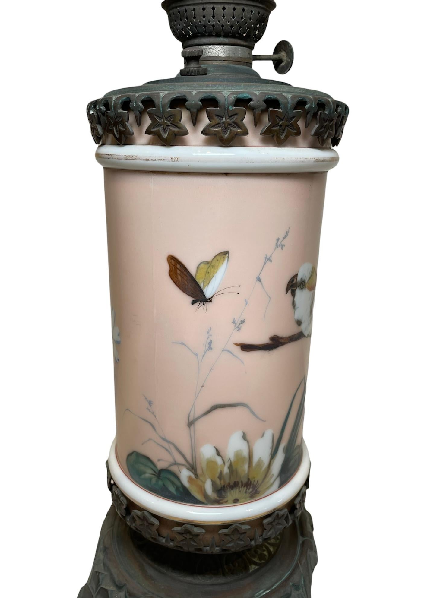 Français Lampe à huile française en porcelaine de bronze représentant un ouragan, XIXe siècle en vente