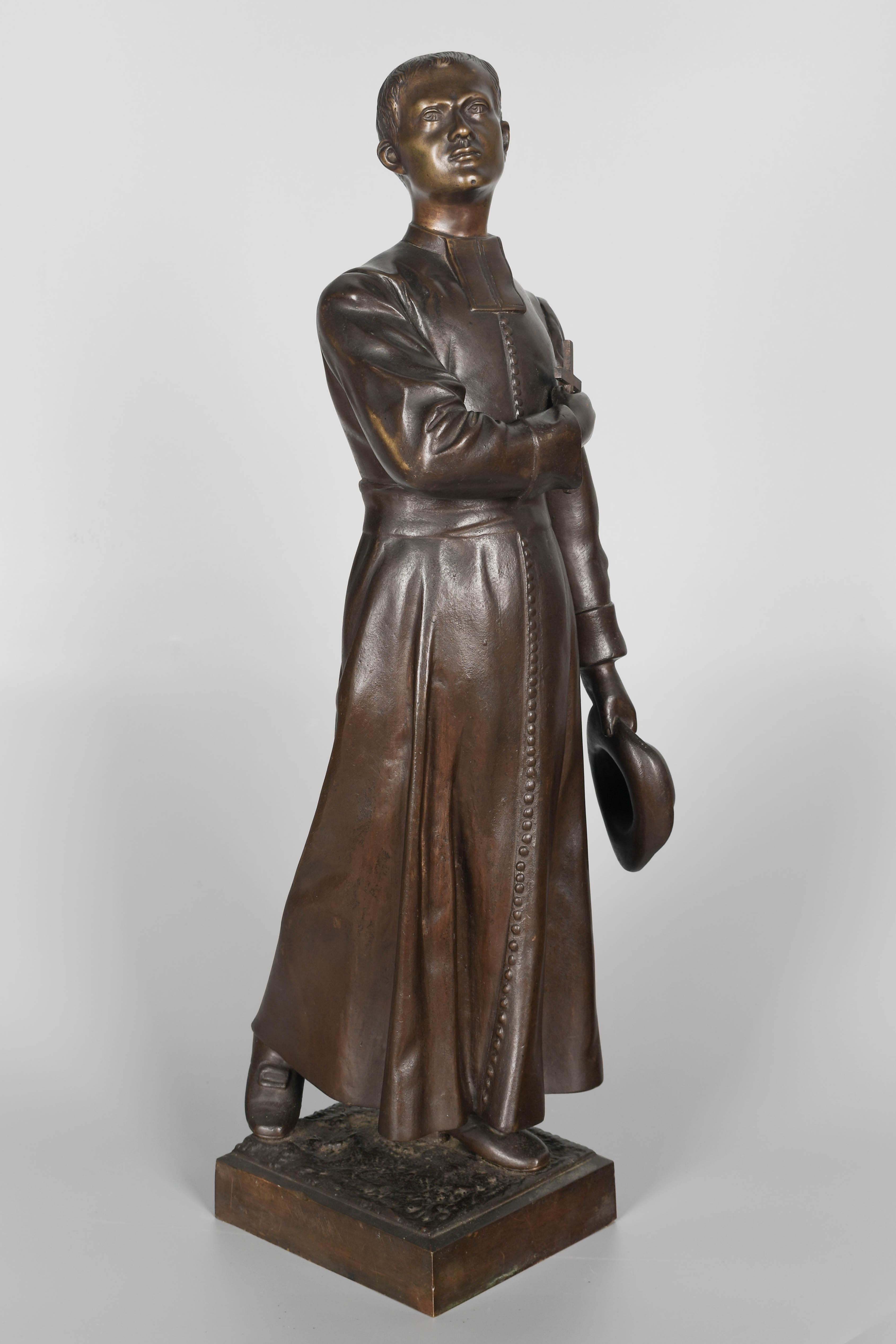 Sculpture française d'un prêtre du 19ème siècle en vente 2