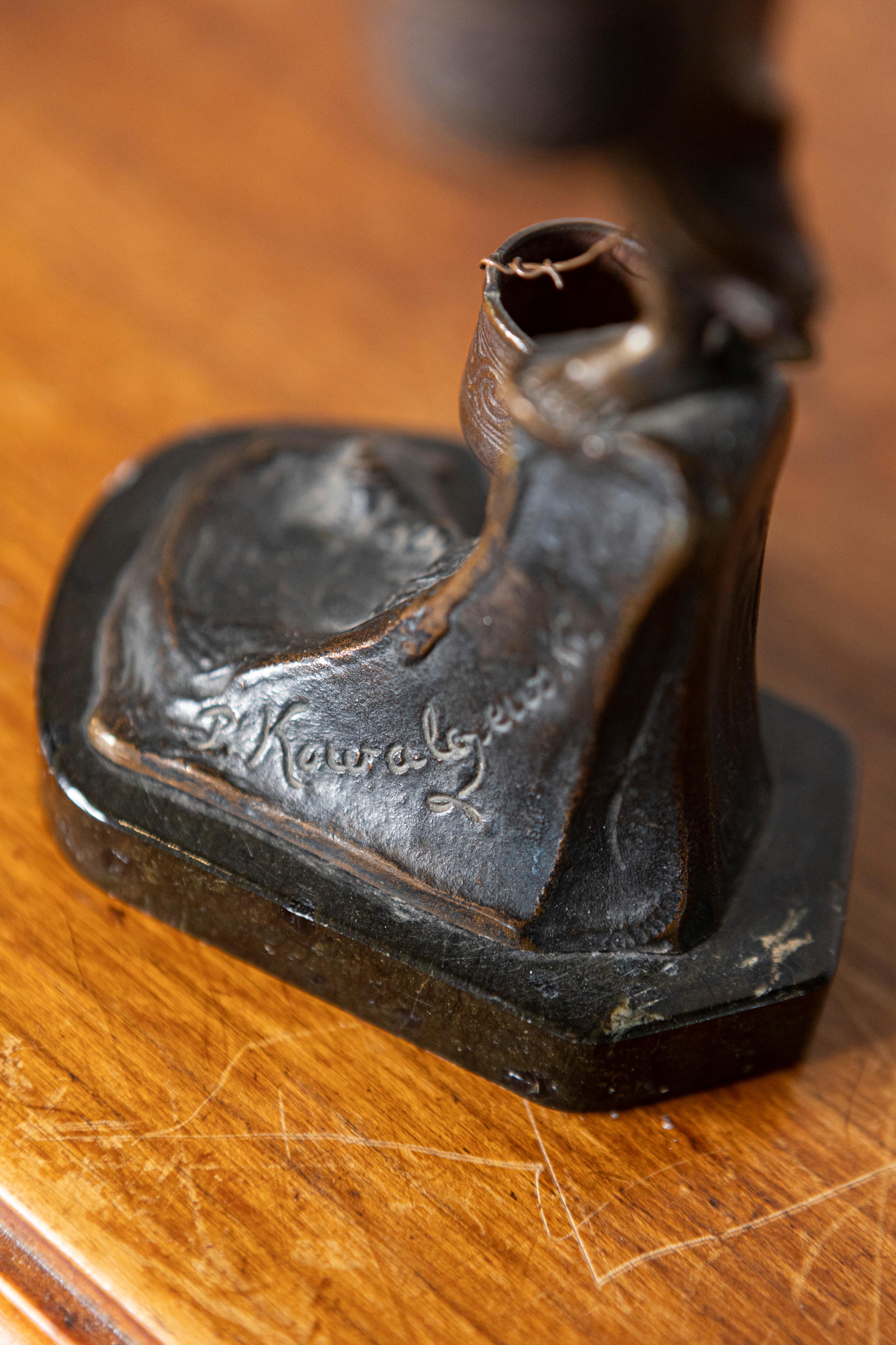 Scultura in bronzo francese del XIX secolo raffigurante un portatore d'acqua in vendita 2