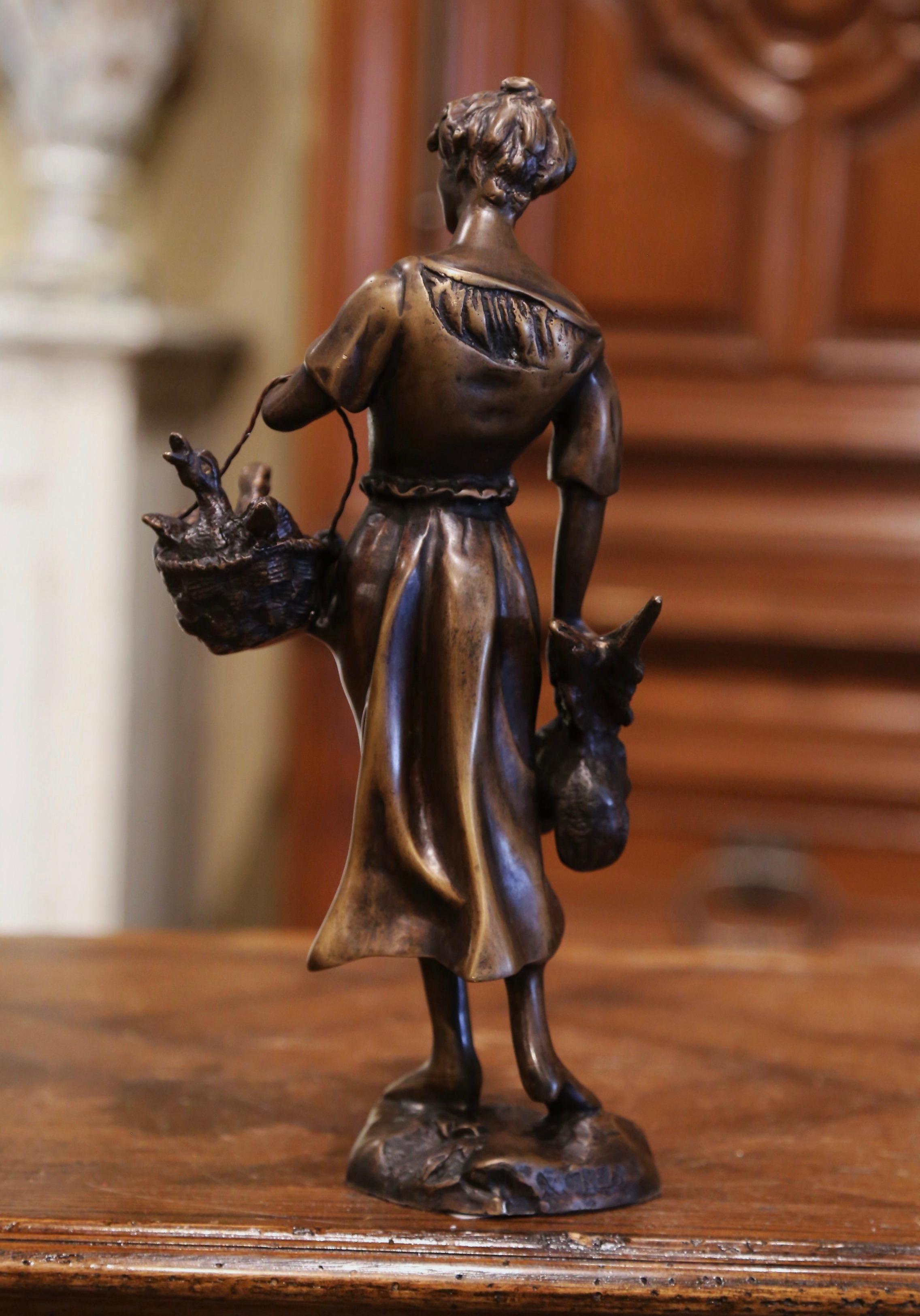 Français Sculpture française du 19ème siècle en bronze « La femme avec les canards » signée Moreau en vente
