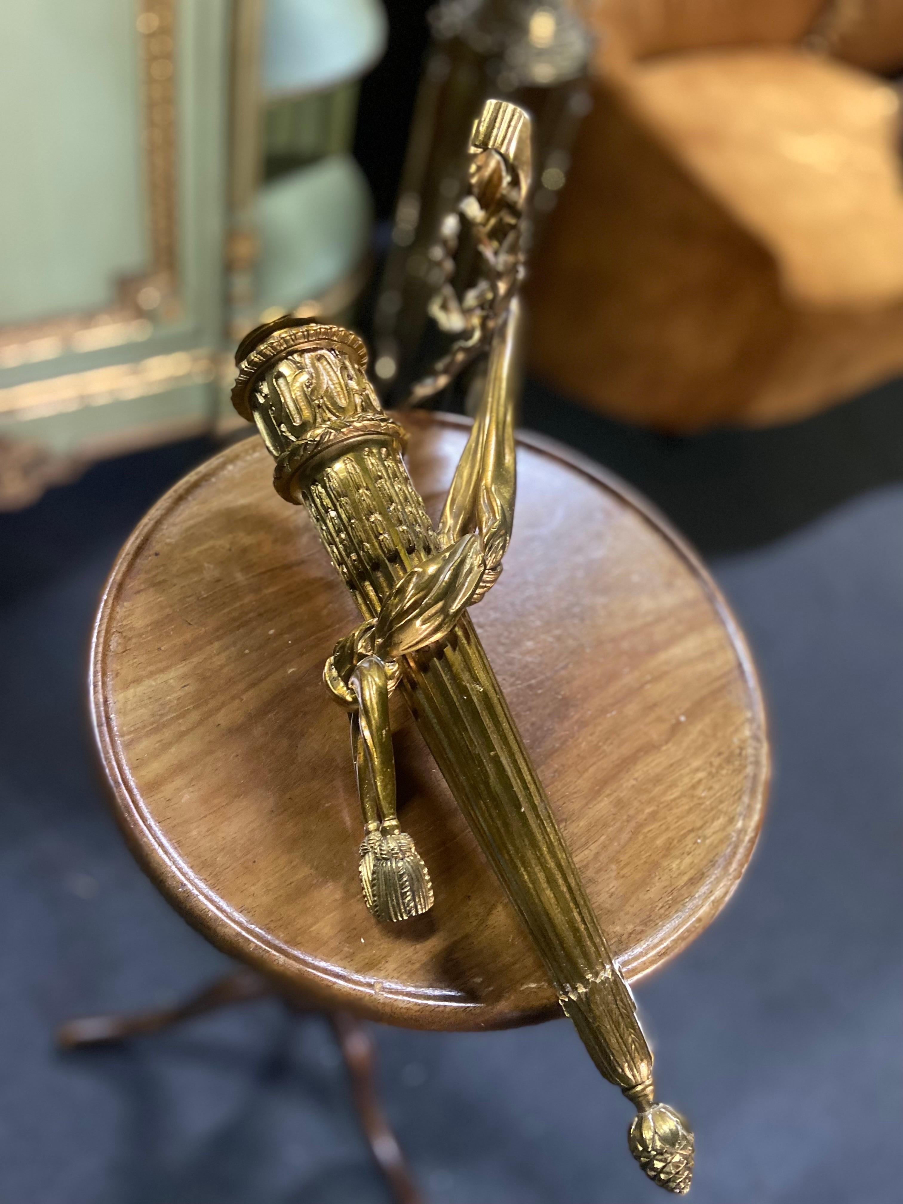 19th Century French Bronze Single Sconce Decorated in Louis XVI Style In Good Condition For Sale In Sofia, BG