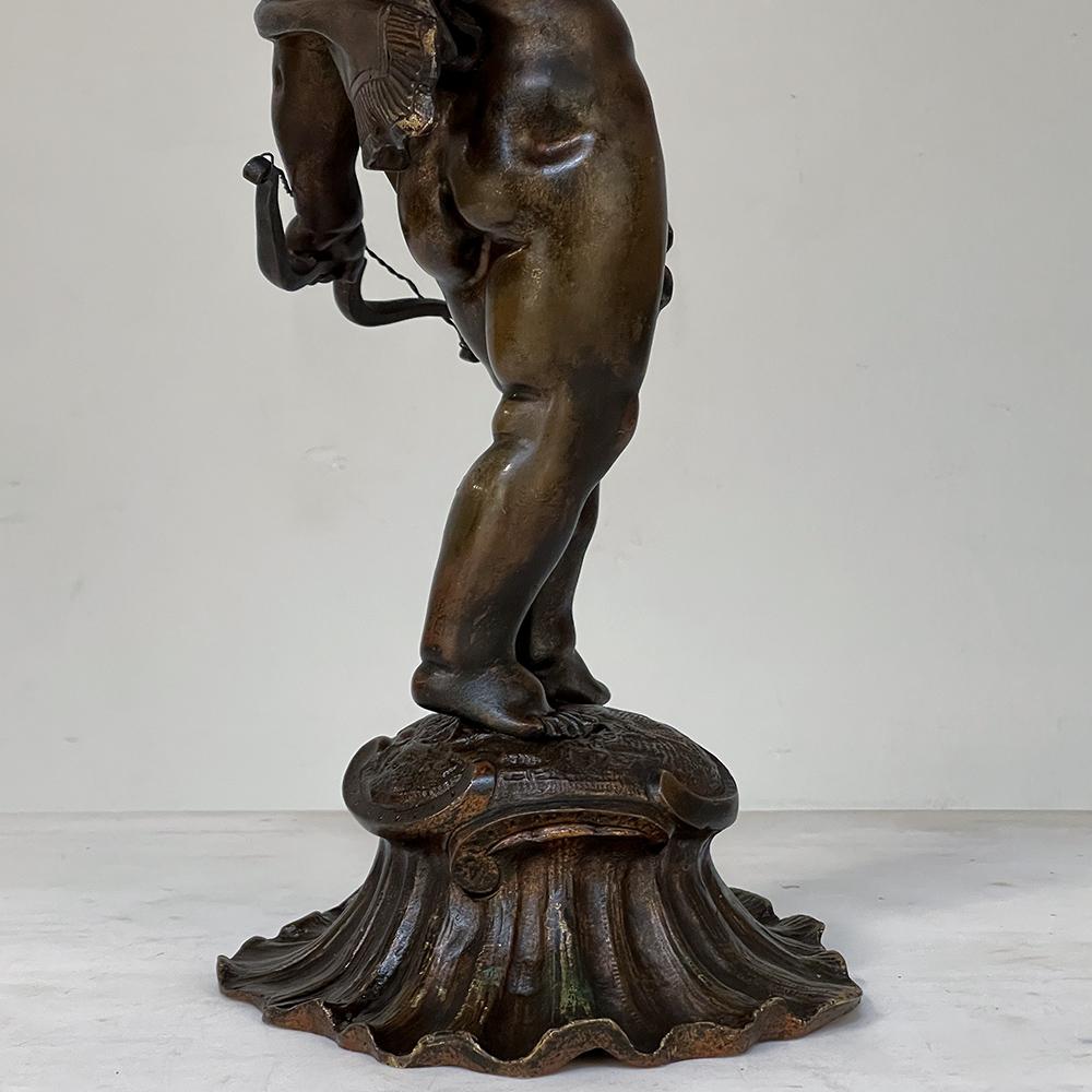 Statua di bronzo francese di Cupido del XIX secolo in vendita 2