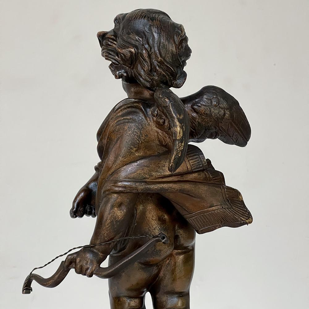Statua di bronzo francese di Cupido del XIX secolo in vendita 3