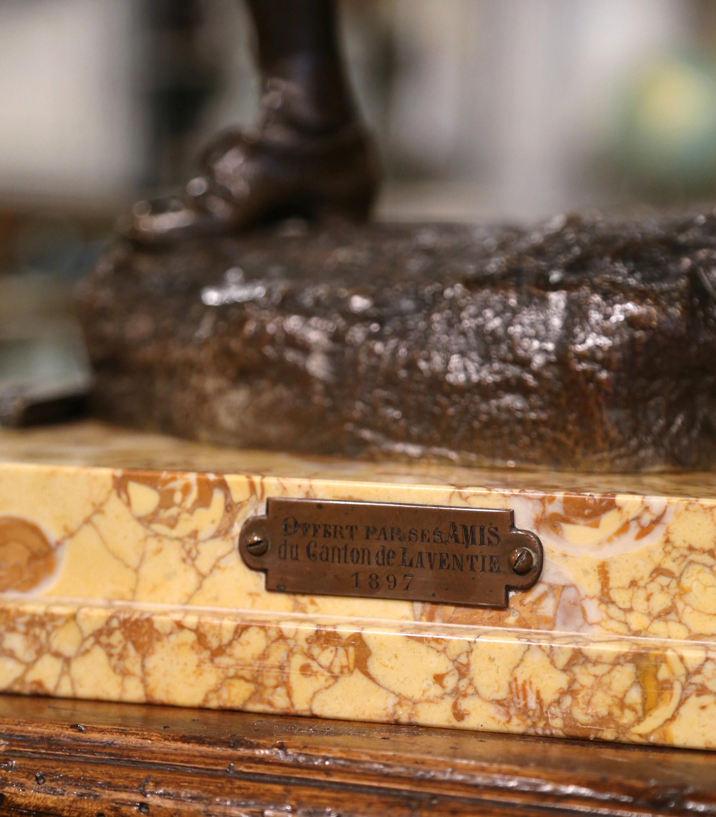 « Volontaire de 92 » en bronze français du 19ème siècle sur socle en marbre signé P. Choppin en vente 4