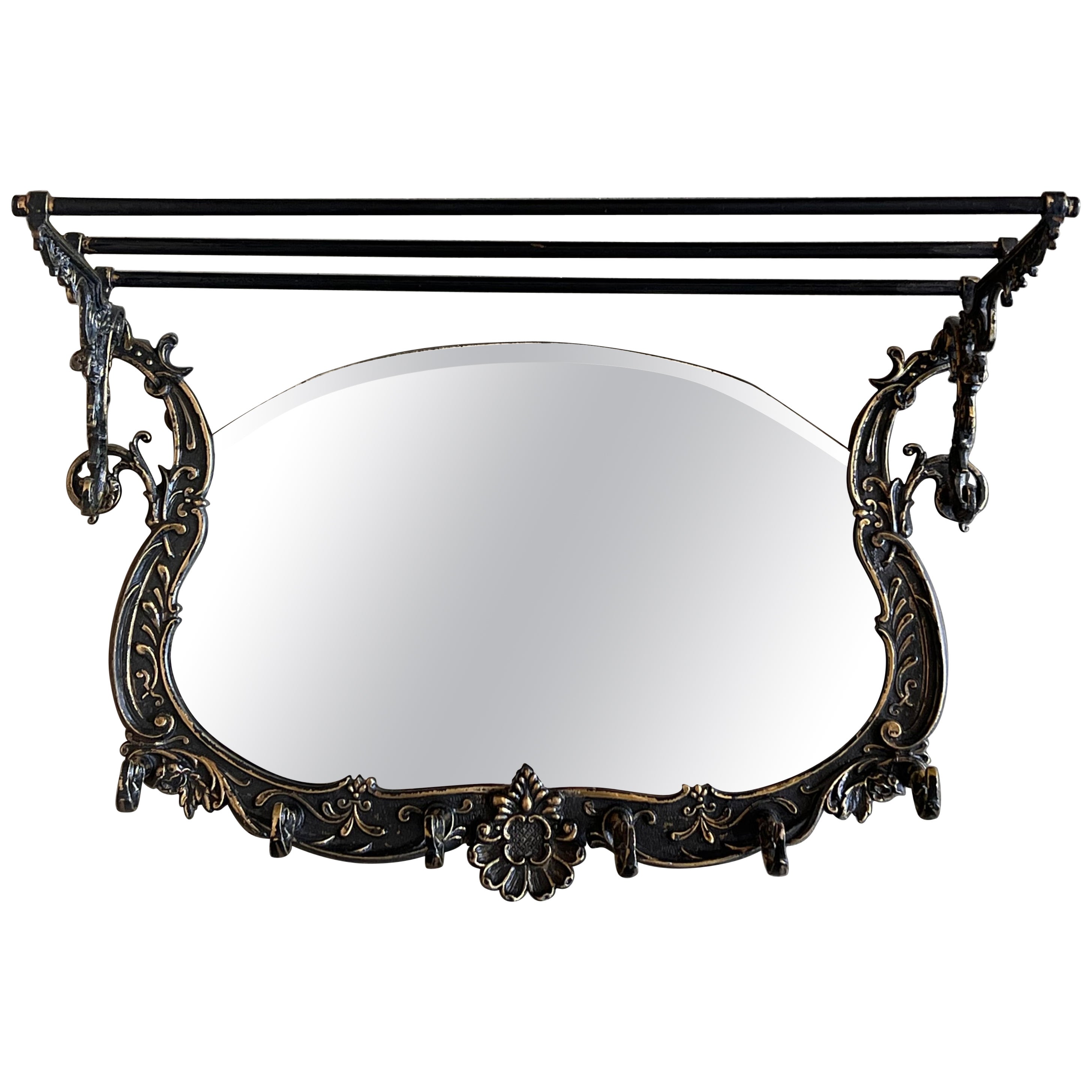 Porte-manteaux mural en bronze français du 19ème siècle avec miroir en vente