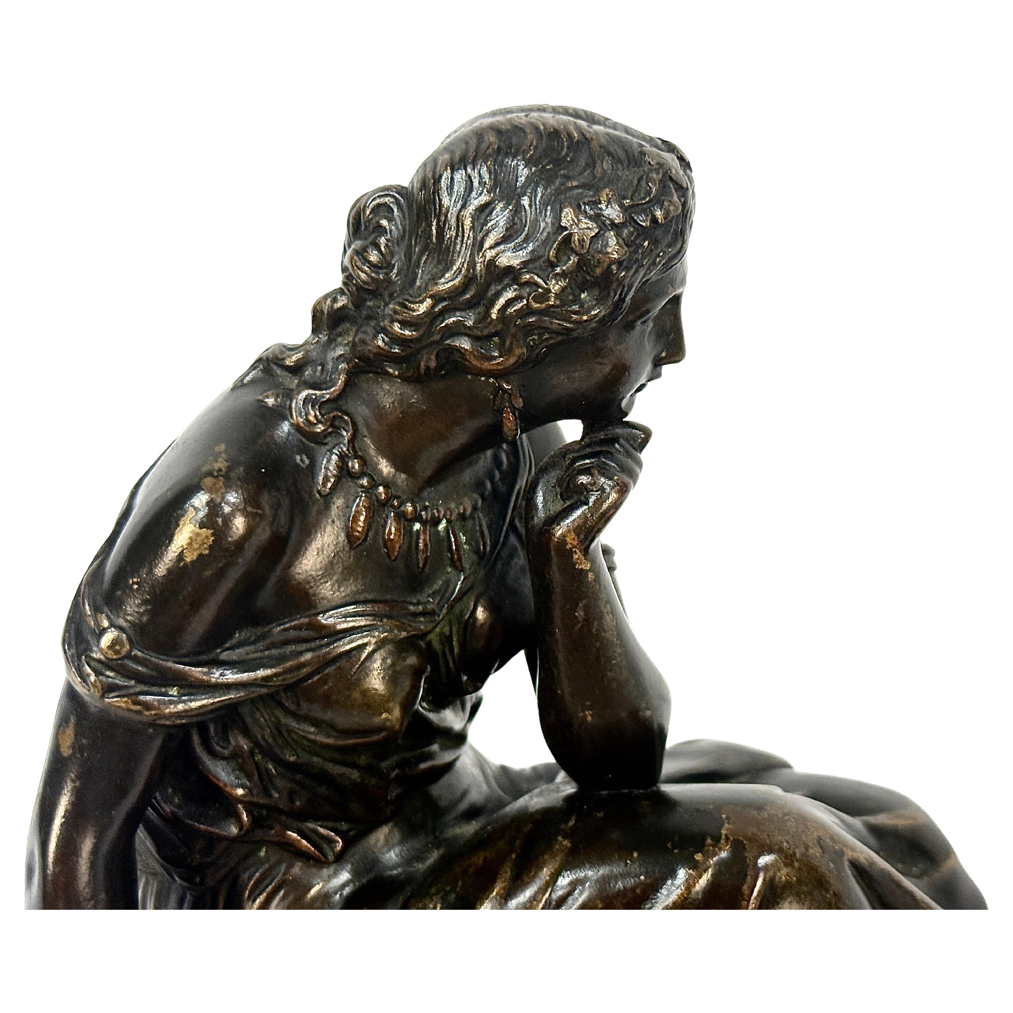 Bronzo Scultura in bronzo francese del XIX secolo: donna con lira in vendita