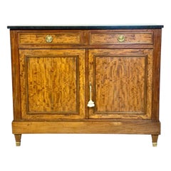 Aparador francés del siglo XIX en olmo con tapa de mármol negro