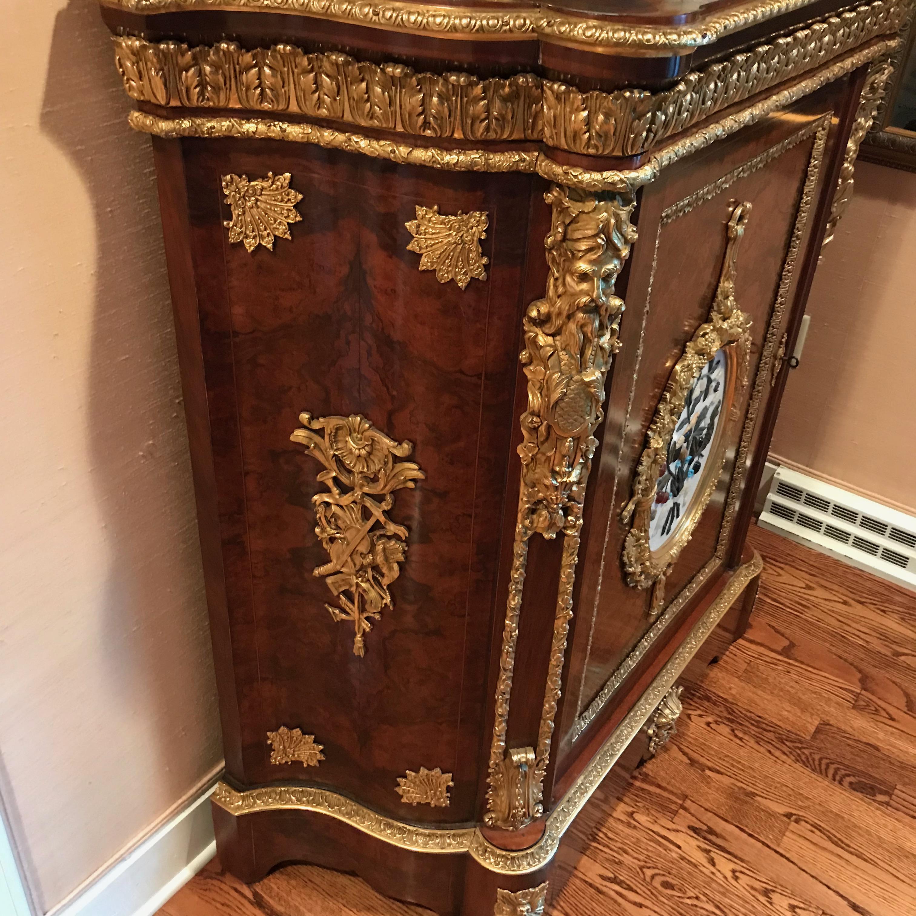 19th Century French Bur Walnut Pier Cabinet In Excellent Condition For Sale In Washington Crossing, PA