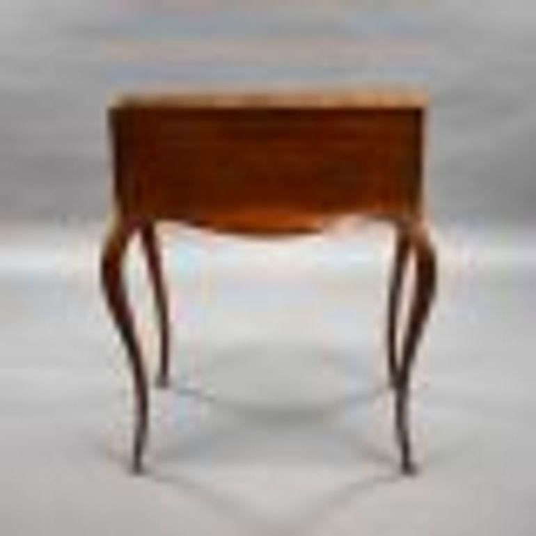 Bureau De Dame francese del XIX secolo in vendita 2